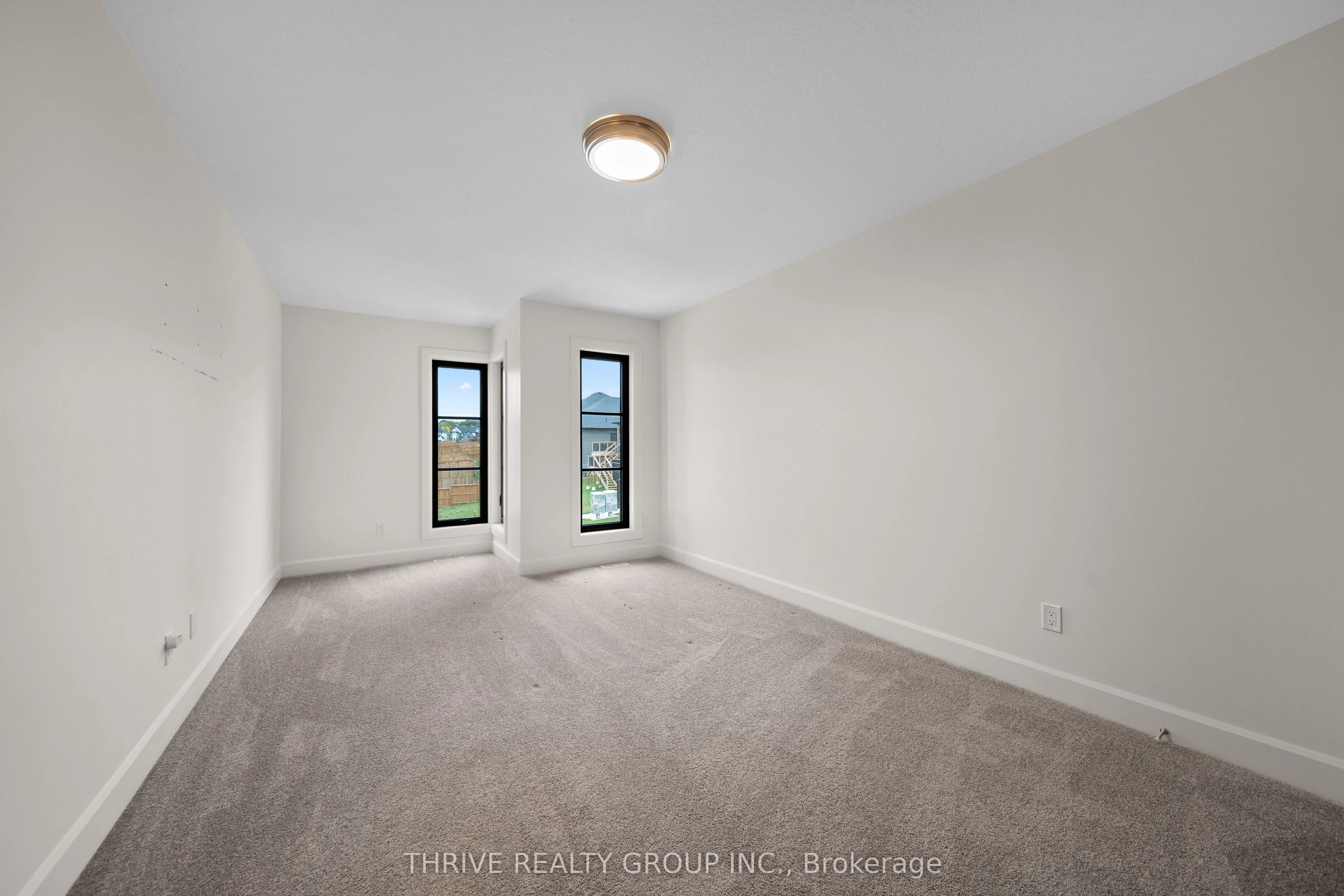 947 UPPERPOINT Avenue