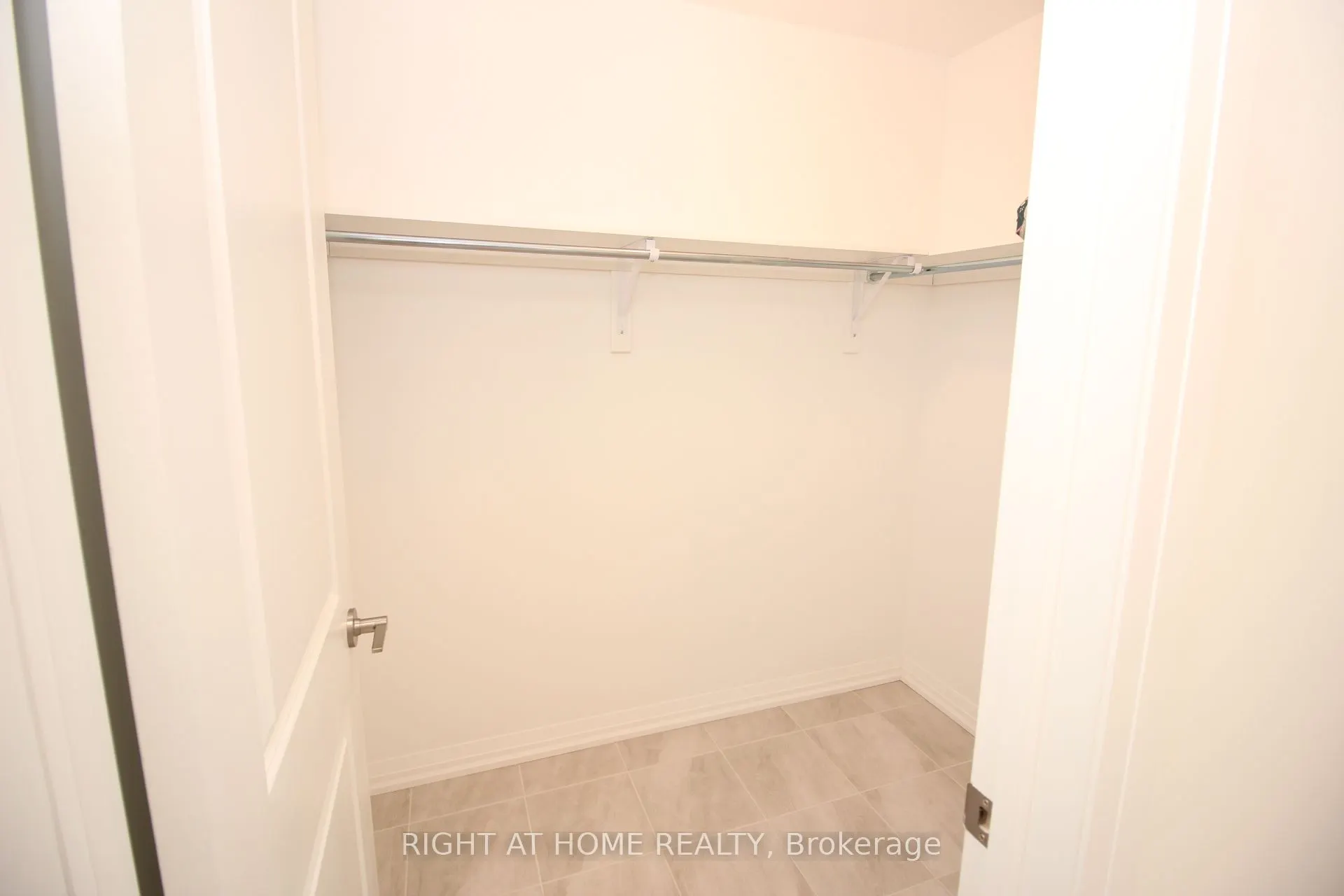 136 Alicia Crescent