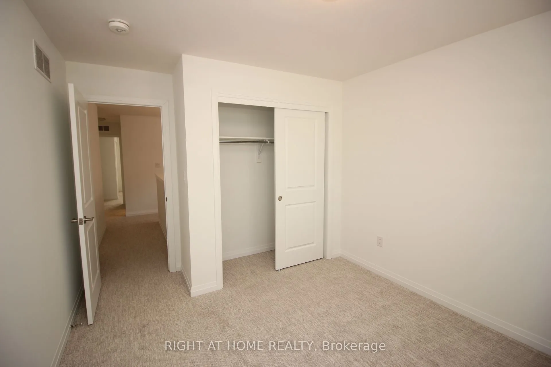 136 Alicia Crescent