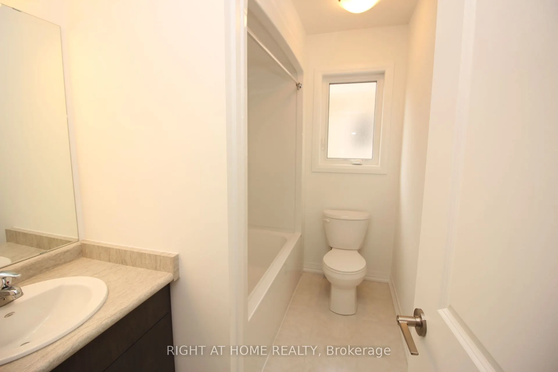 136 Alicia Crescent