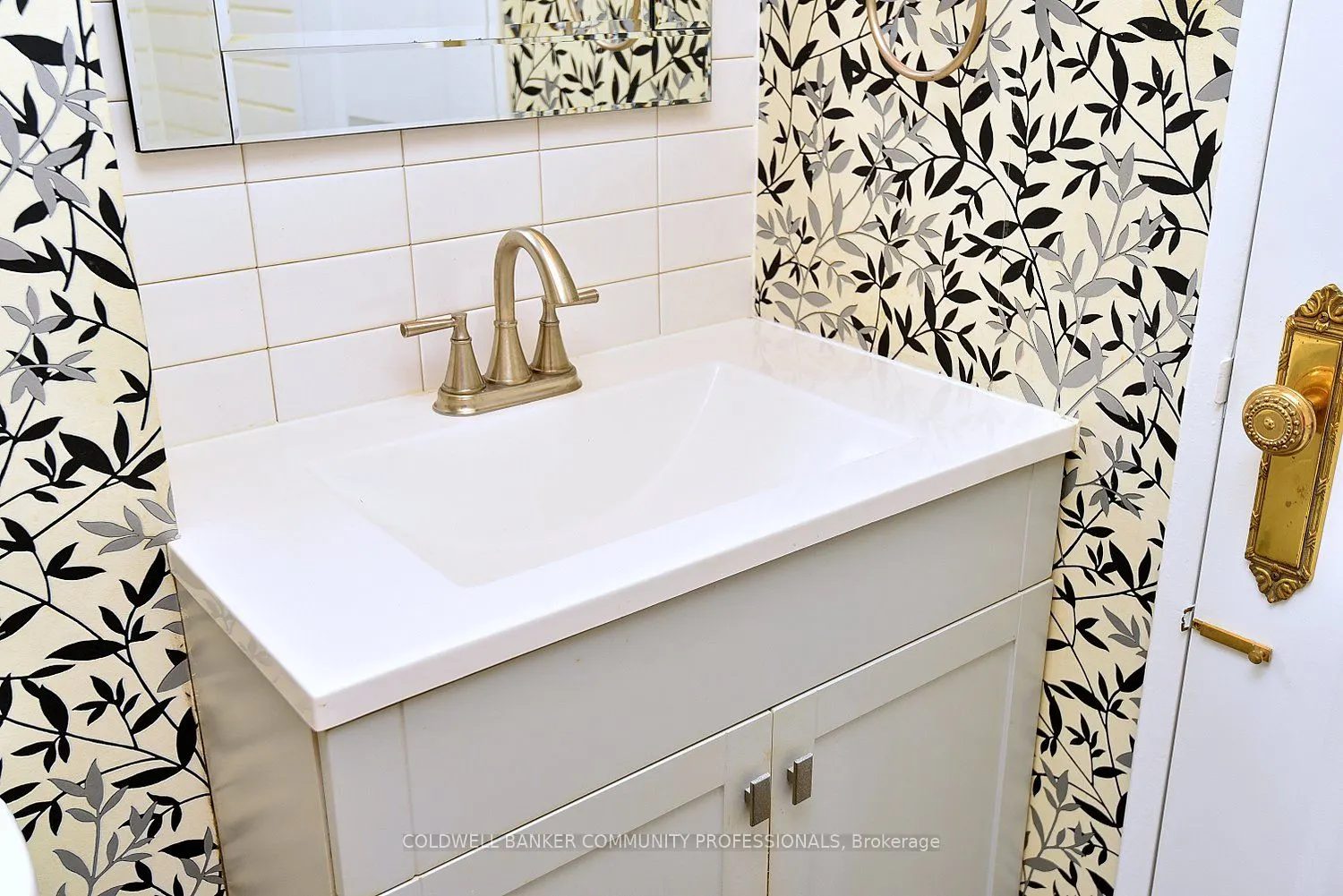 222 Jackson Street W, #606