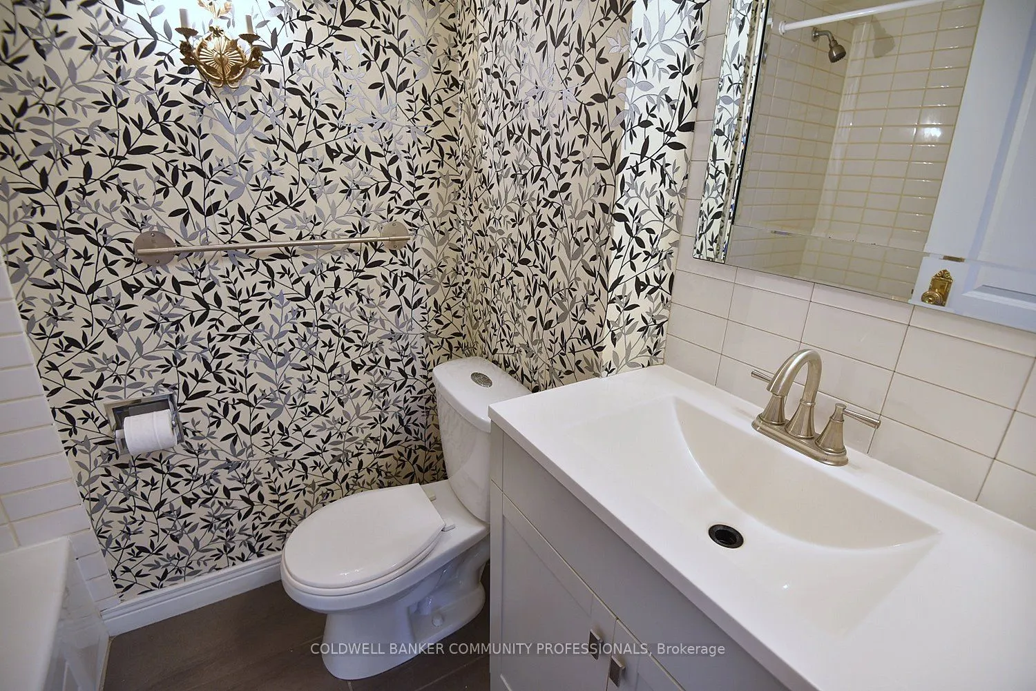 222 Jackson Street W, #606