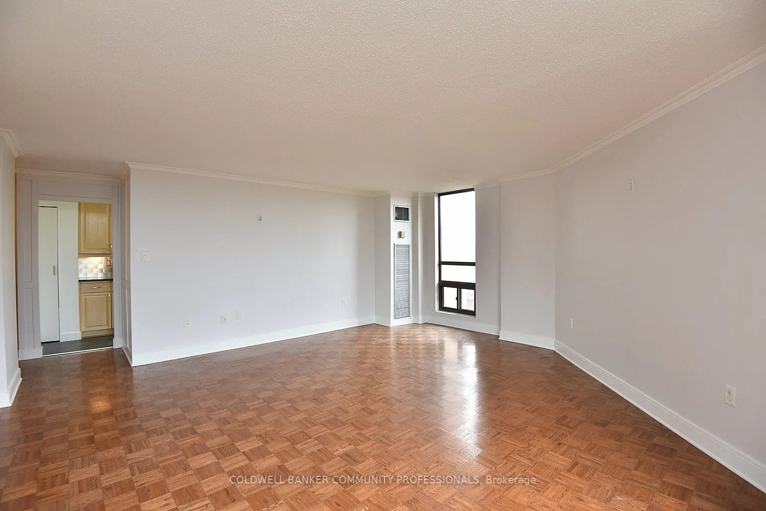 222 Jackson Street W, #606