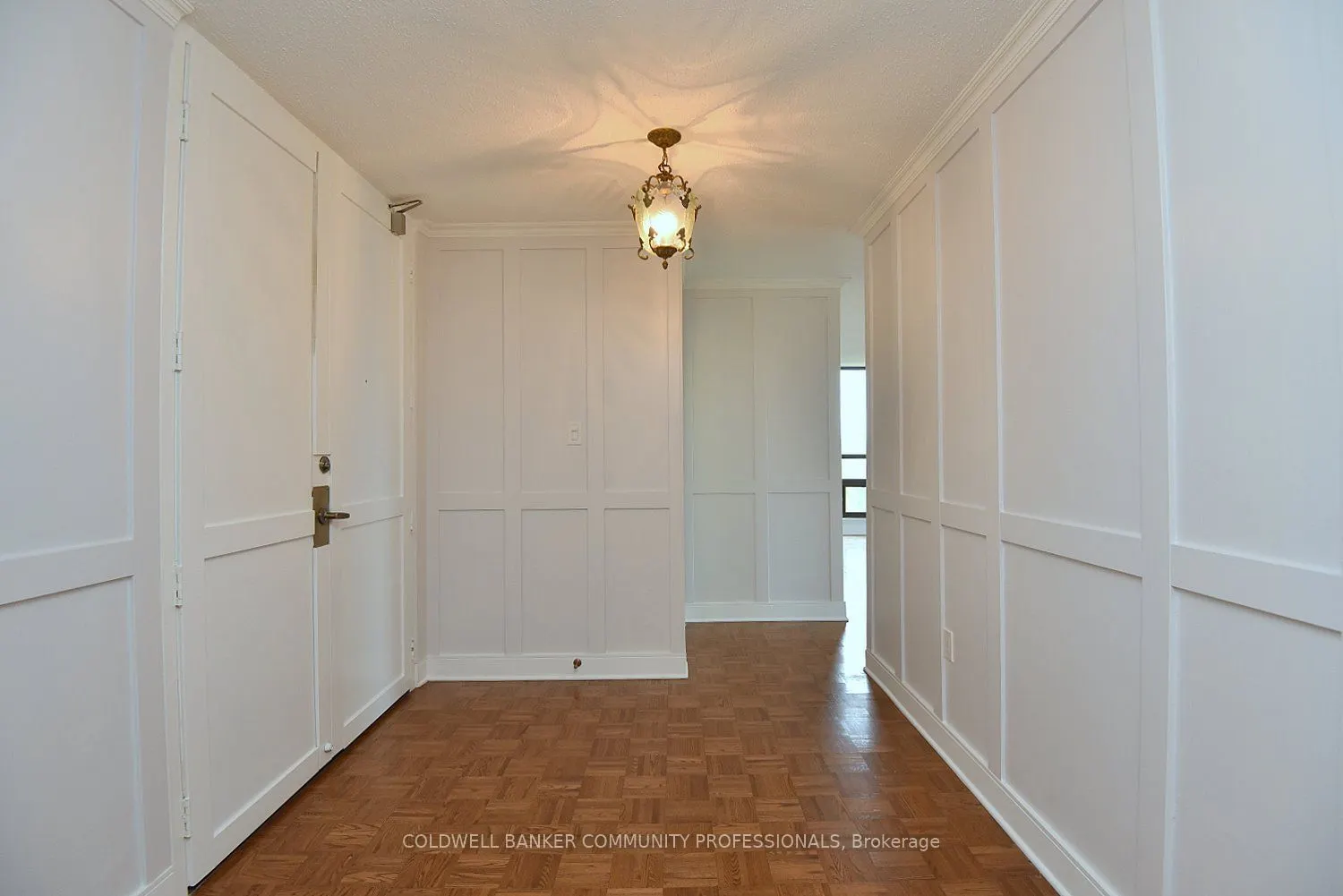 222 Jackson Street W, #606