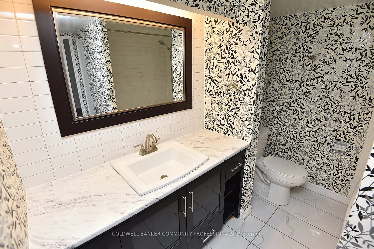 222 Jackson Street W, #606