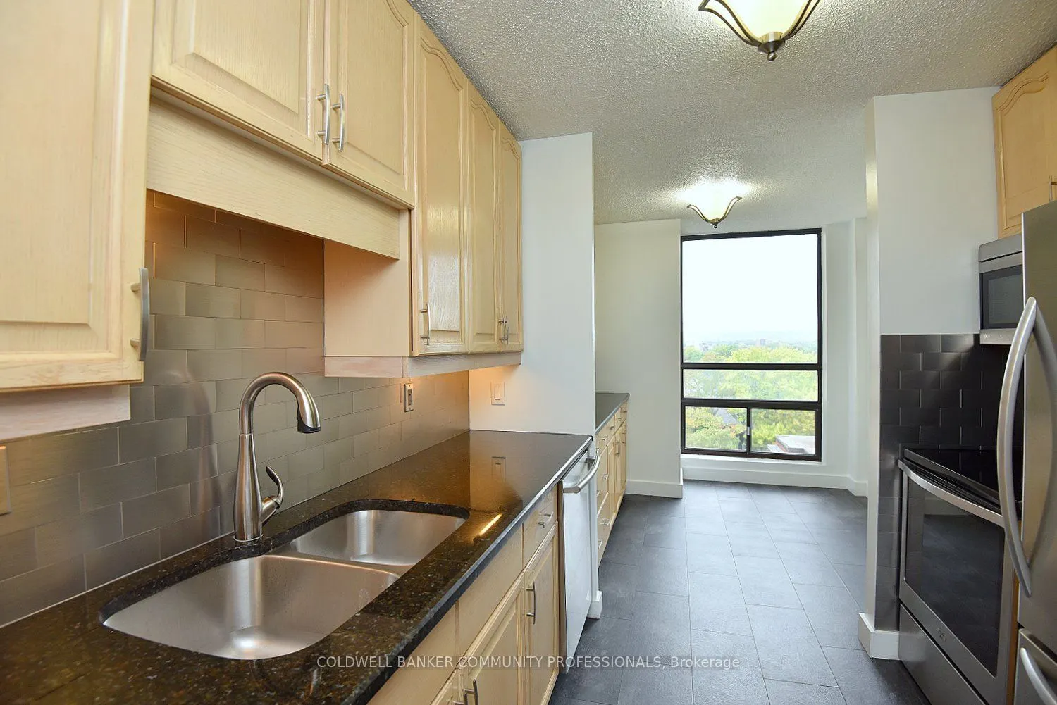 222 Jackson Street W, #606