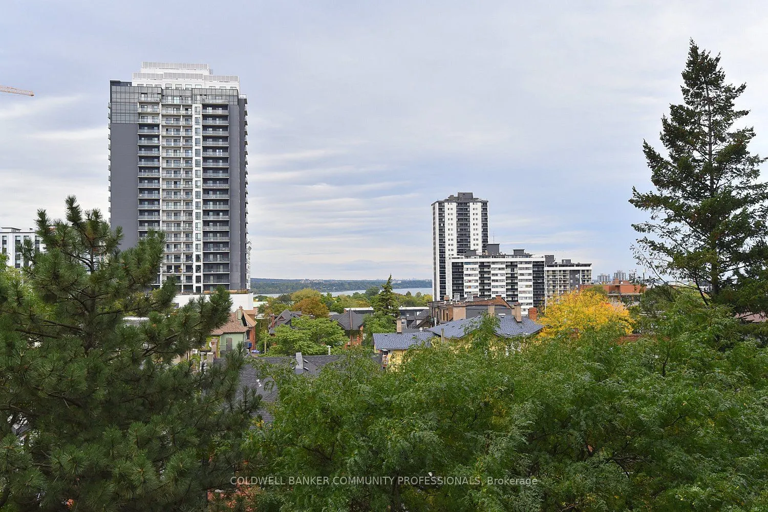222 Jackson Street W, #606