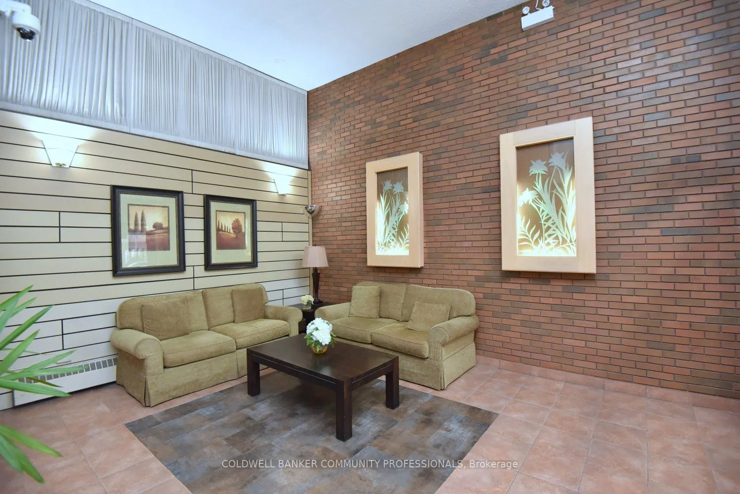 222 Jackson Street W, #606