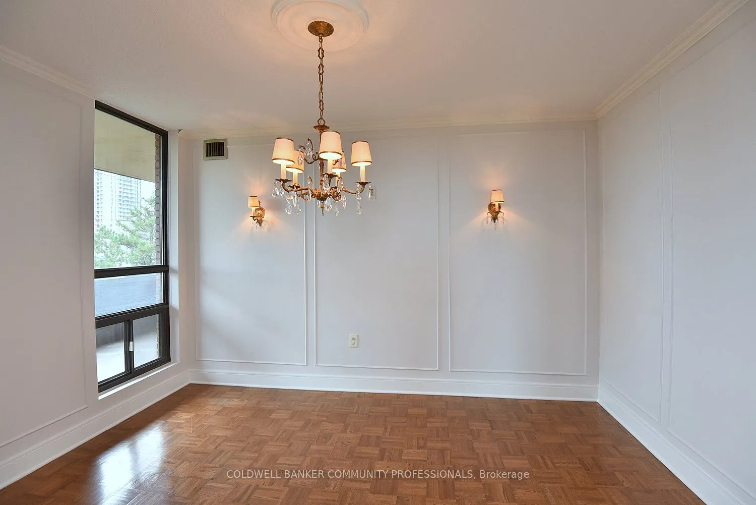 222 Jackson Street W, #606