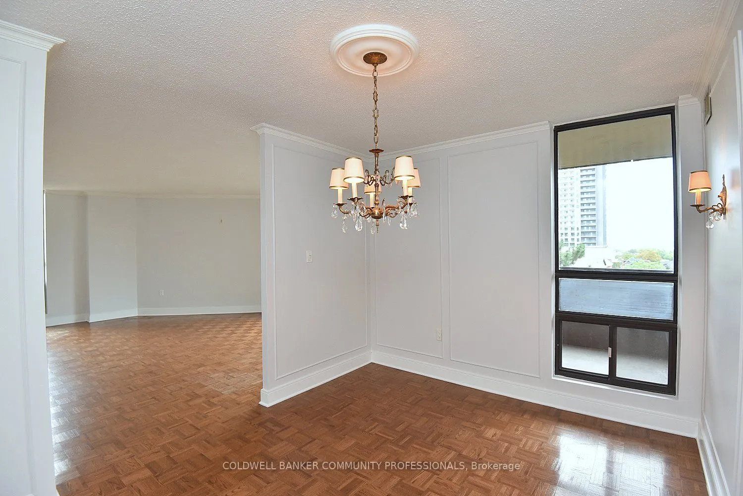 222 Jackson Street W, #606