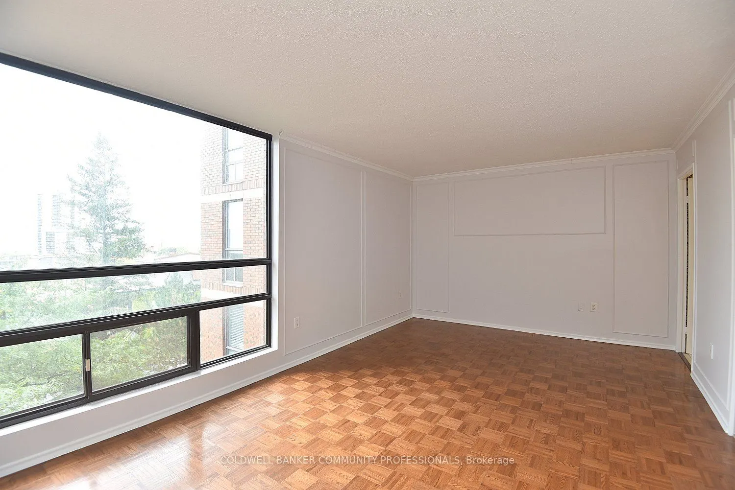 222 Jackson Street W, #606