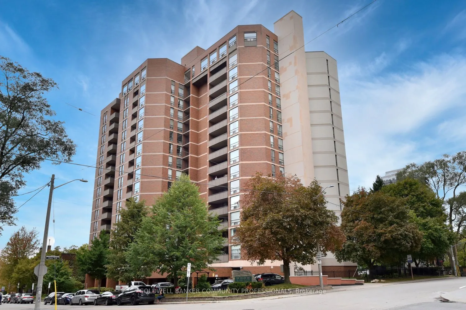 222 Jackson Street W, #606
