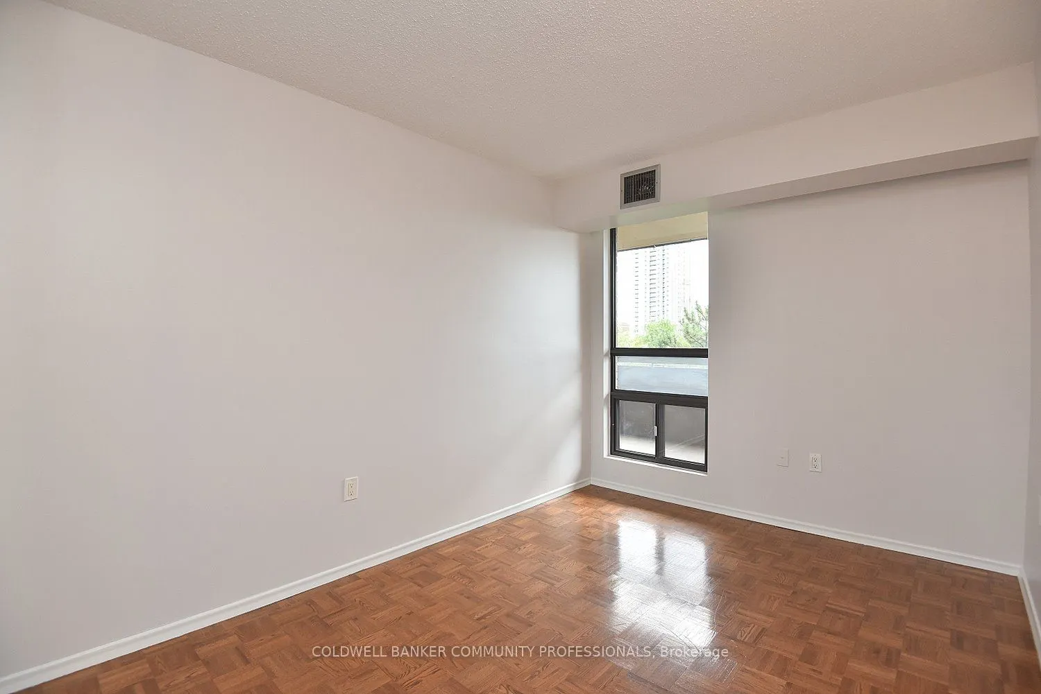 222 Jackson Street W, #606