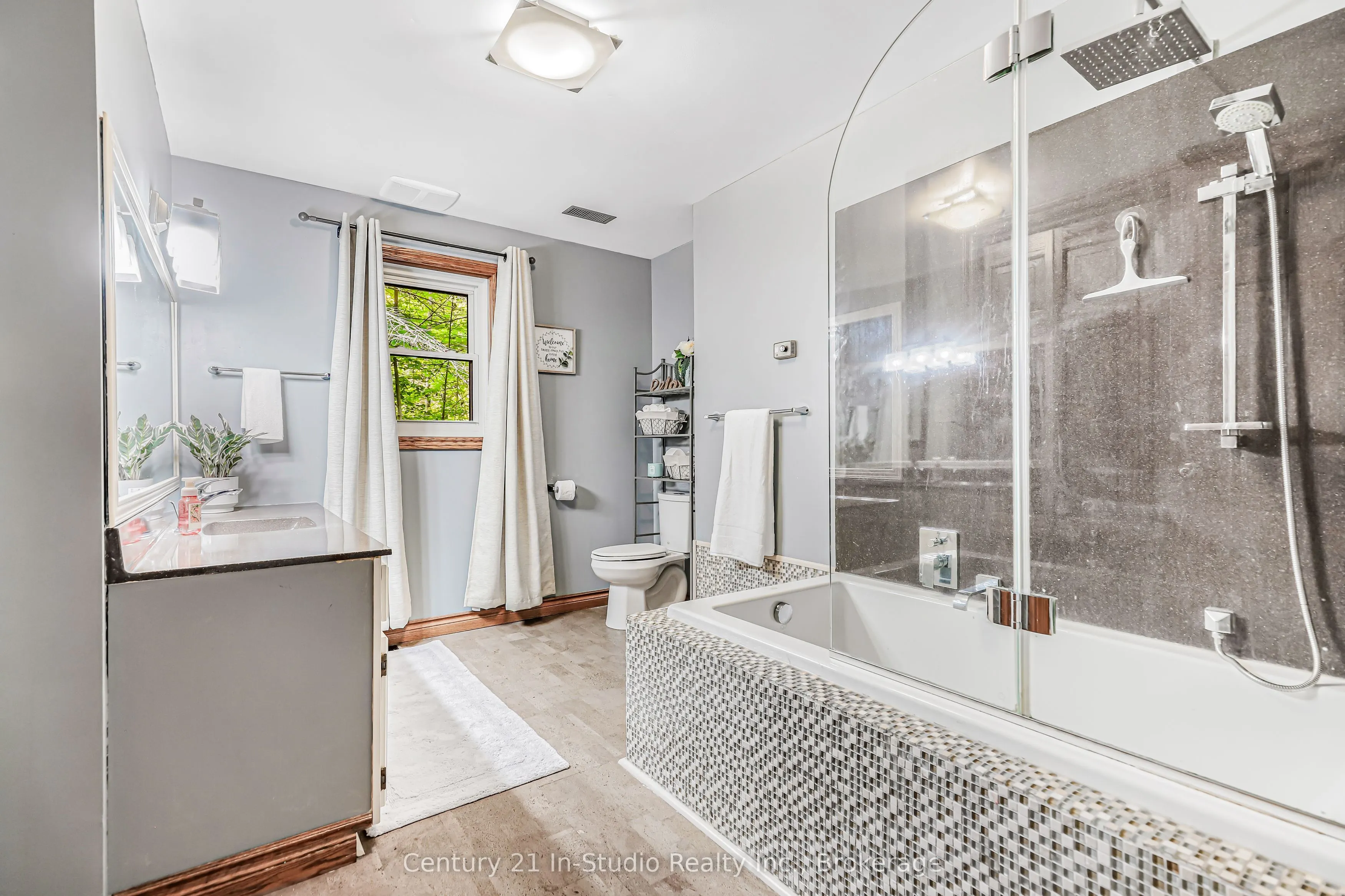 34 Southampton Parkway