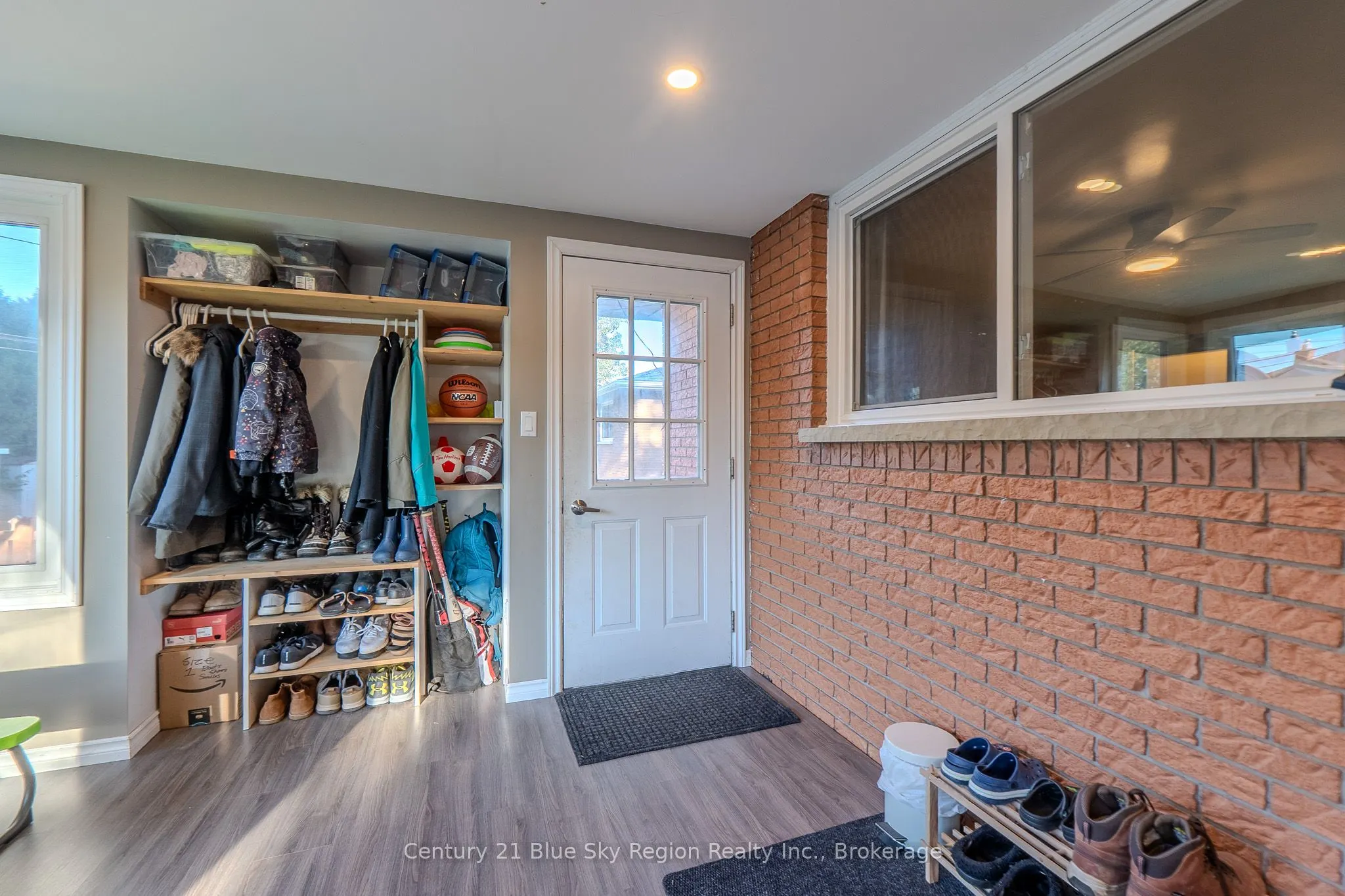 859 Tackaberry Drive