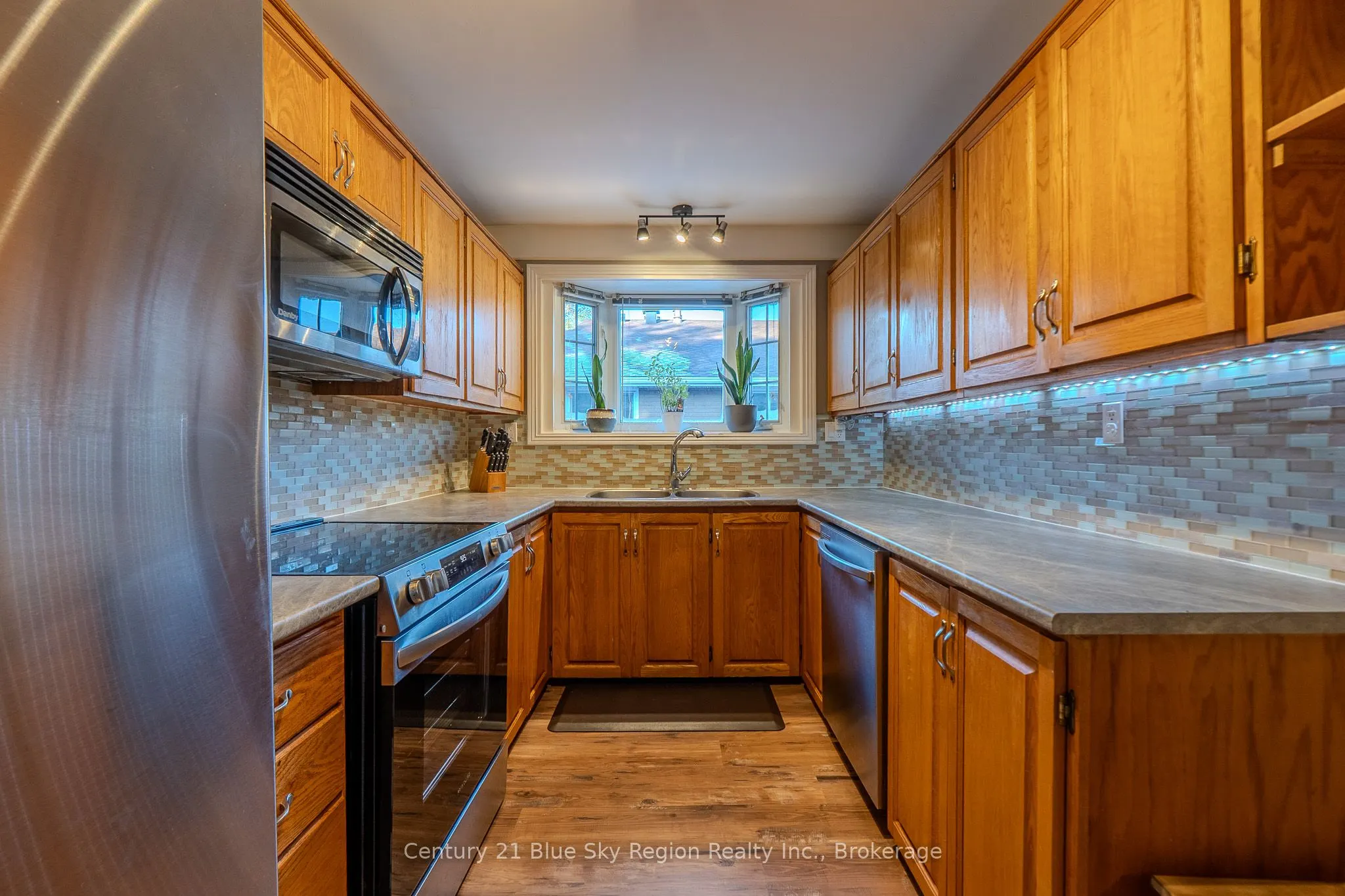 859 Tackaberry Drive