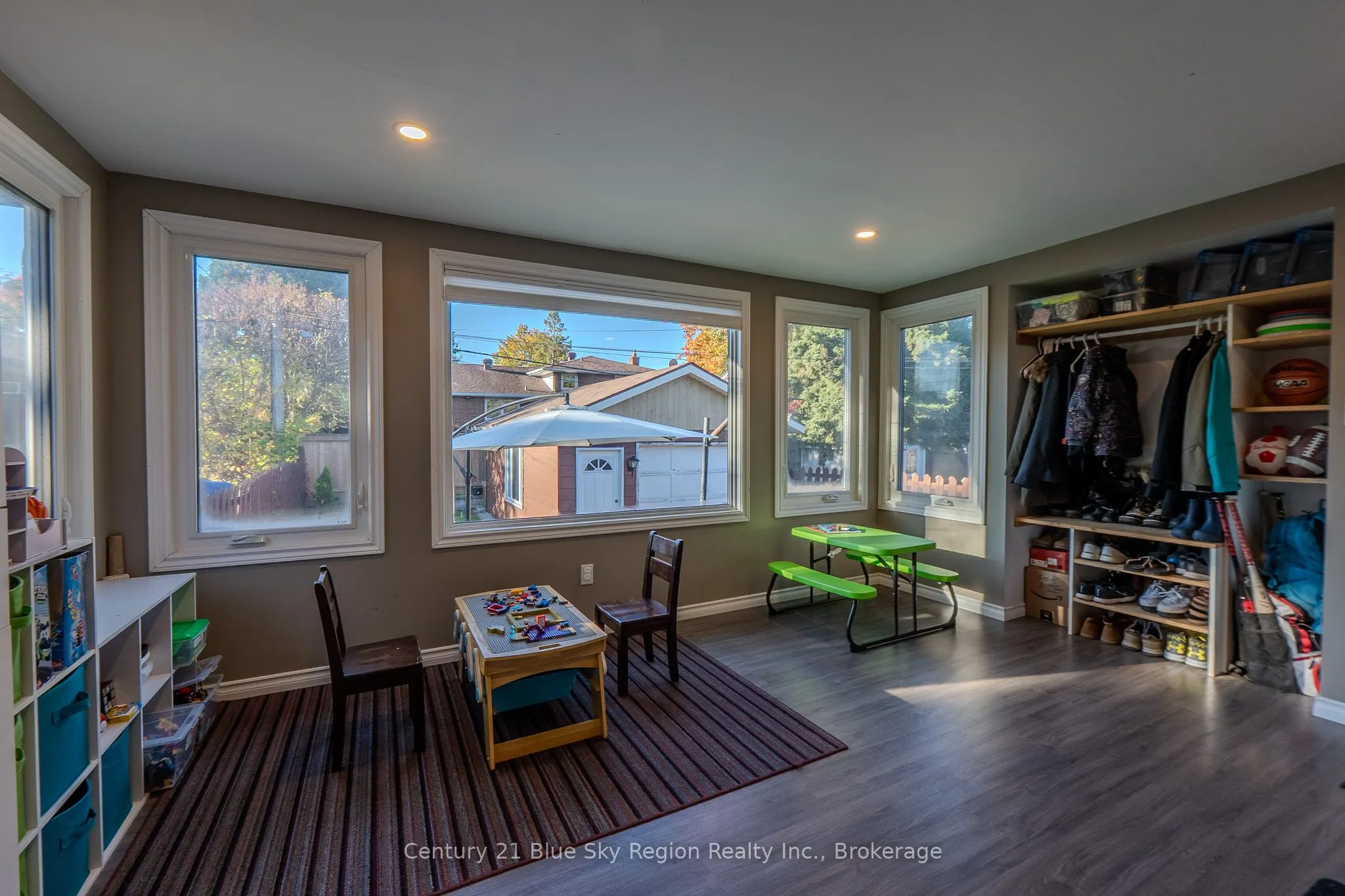859 Tackaberry Drive