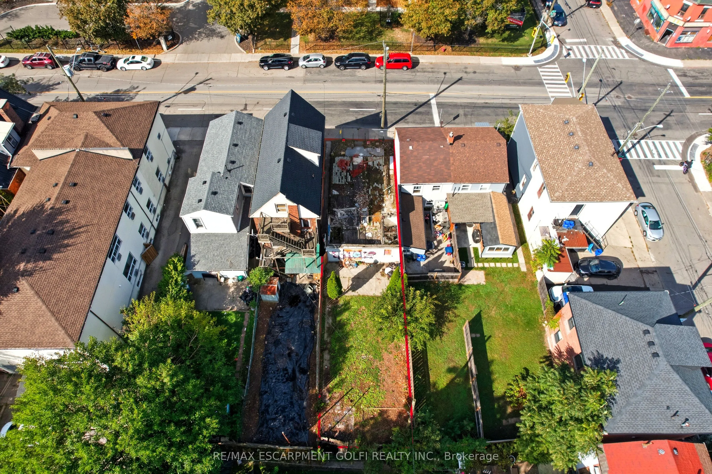 186 John Street N