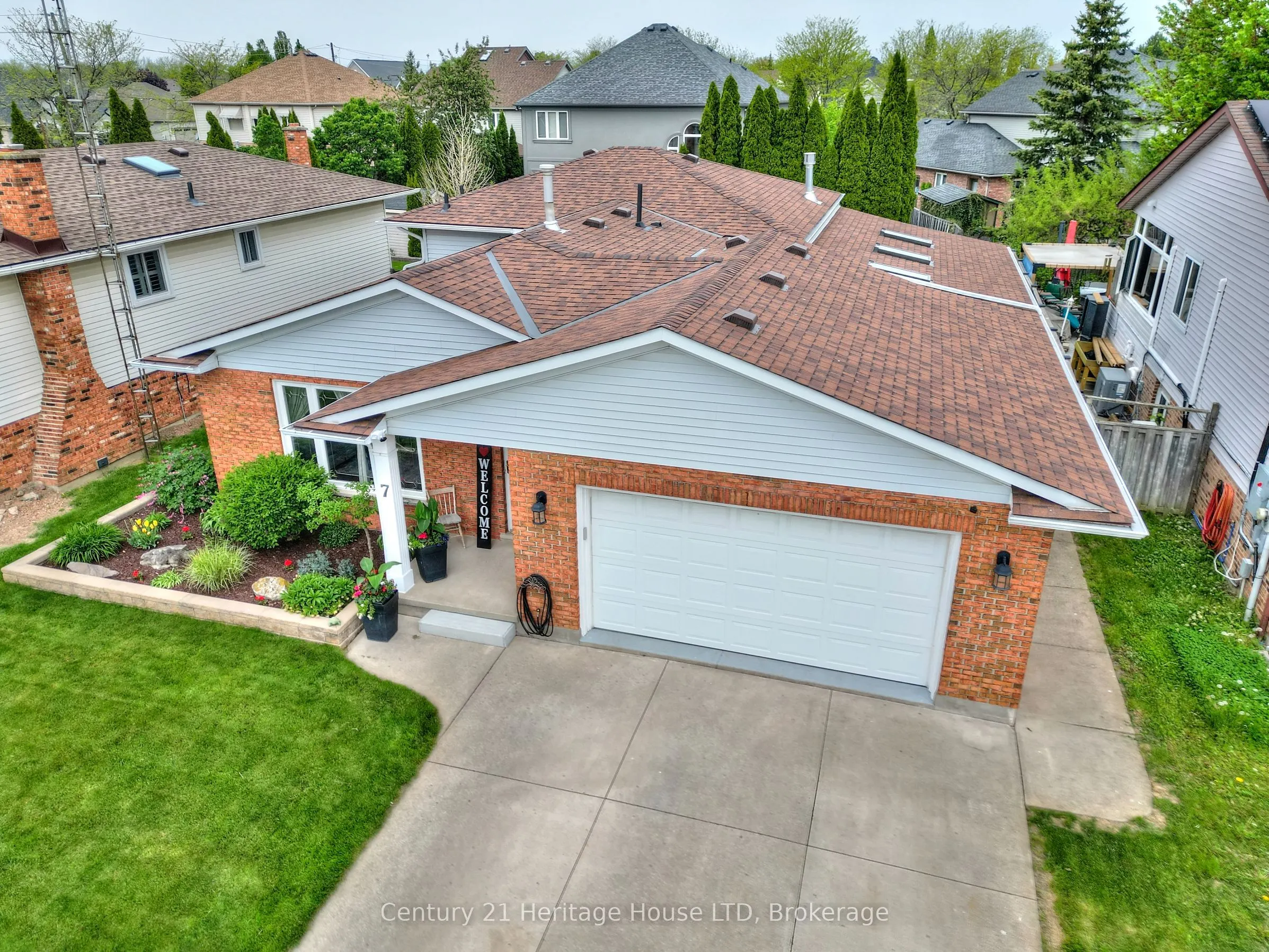 7 HUNTINGTON Lane