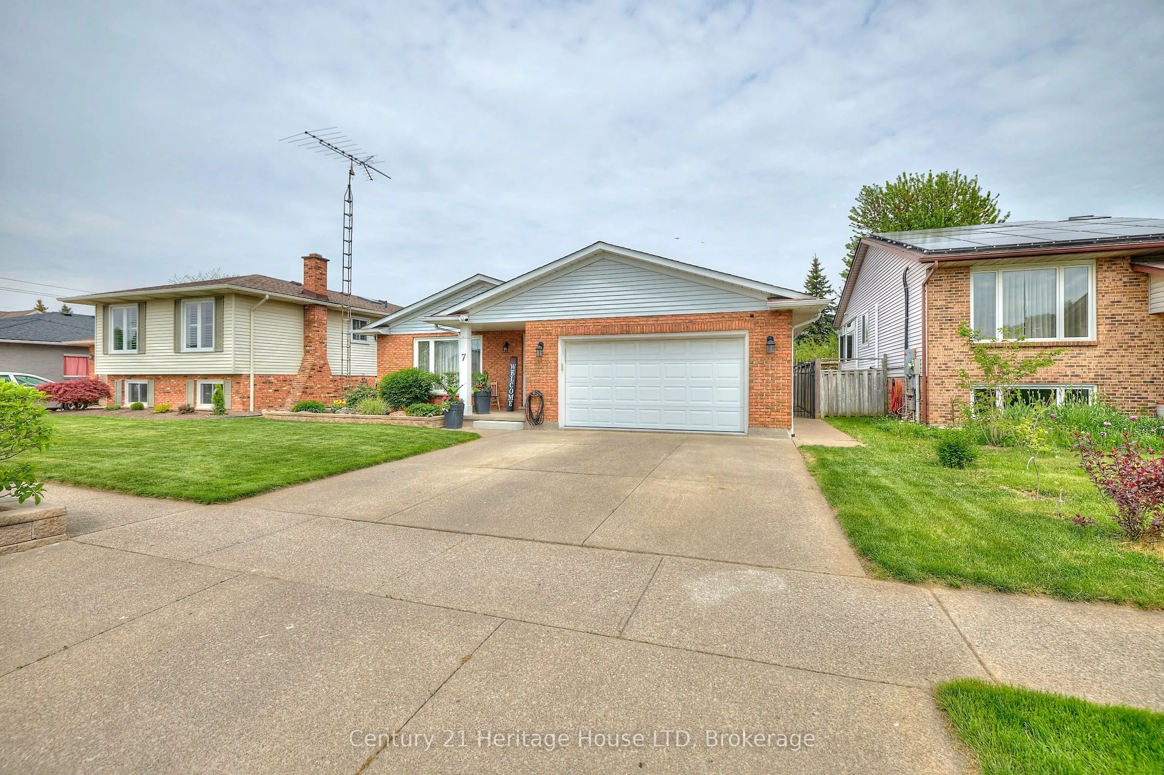 7 HUNTINGTON Lane