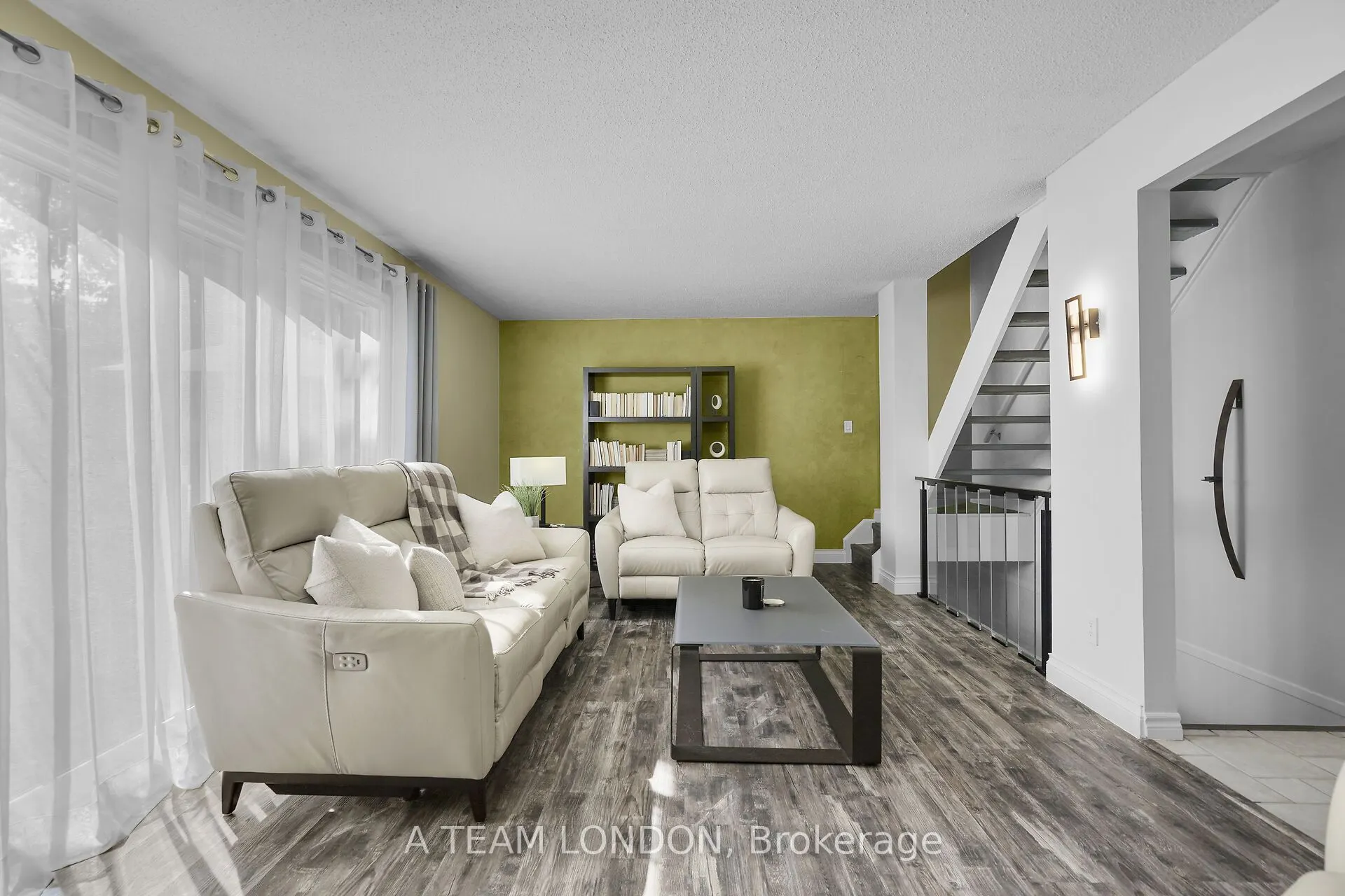 120 Centre Street, #82