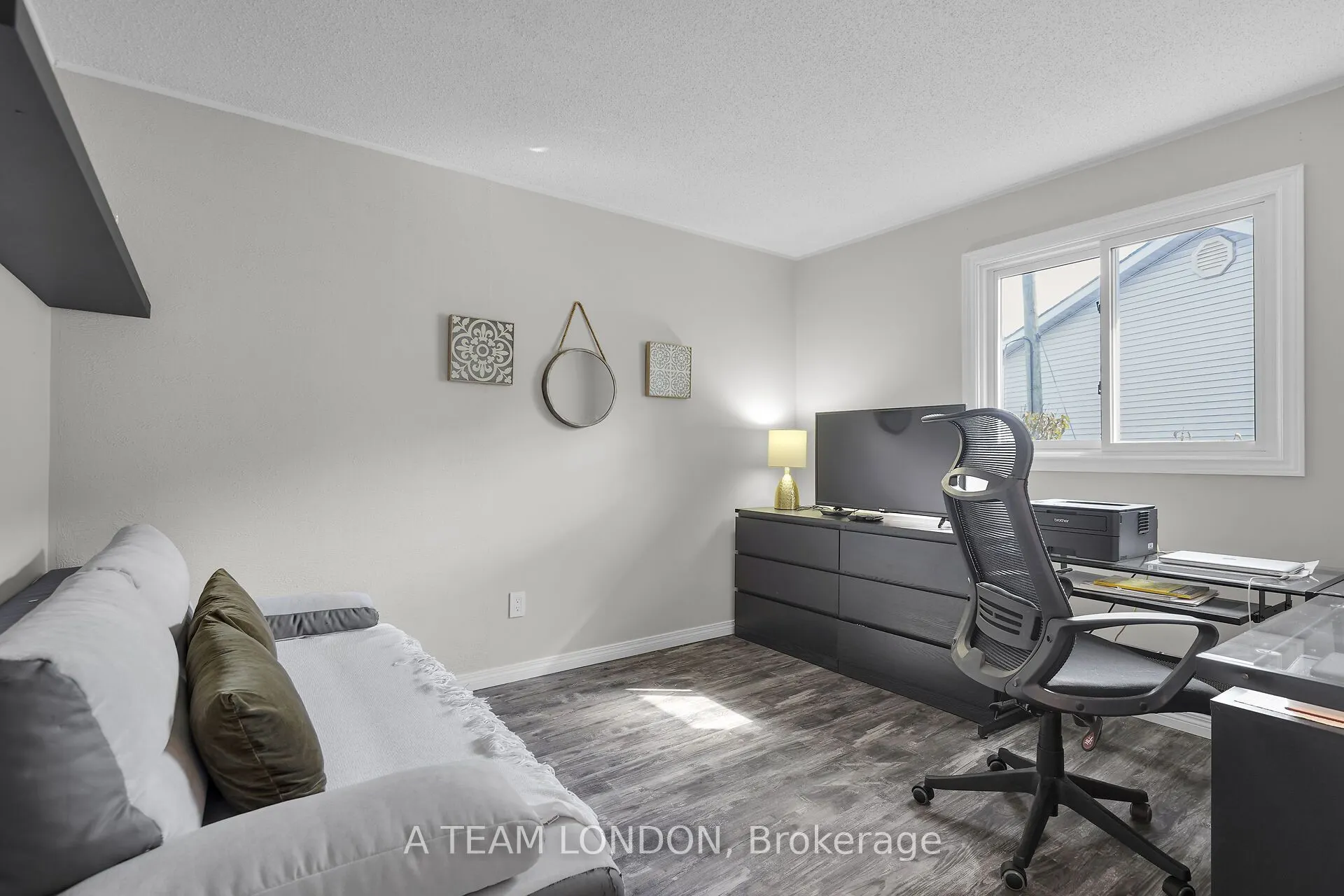 120 Centre Street, #82