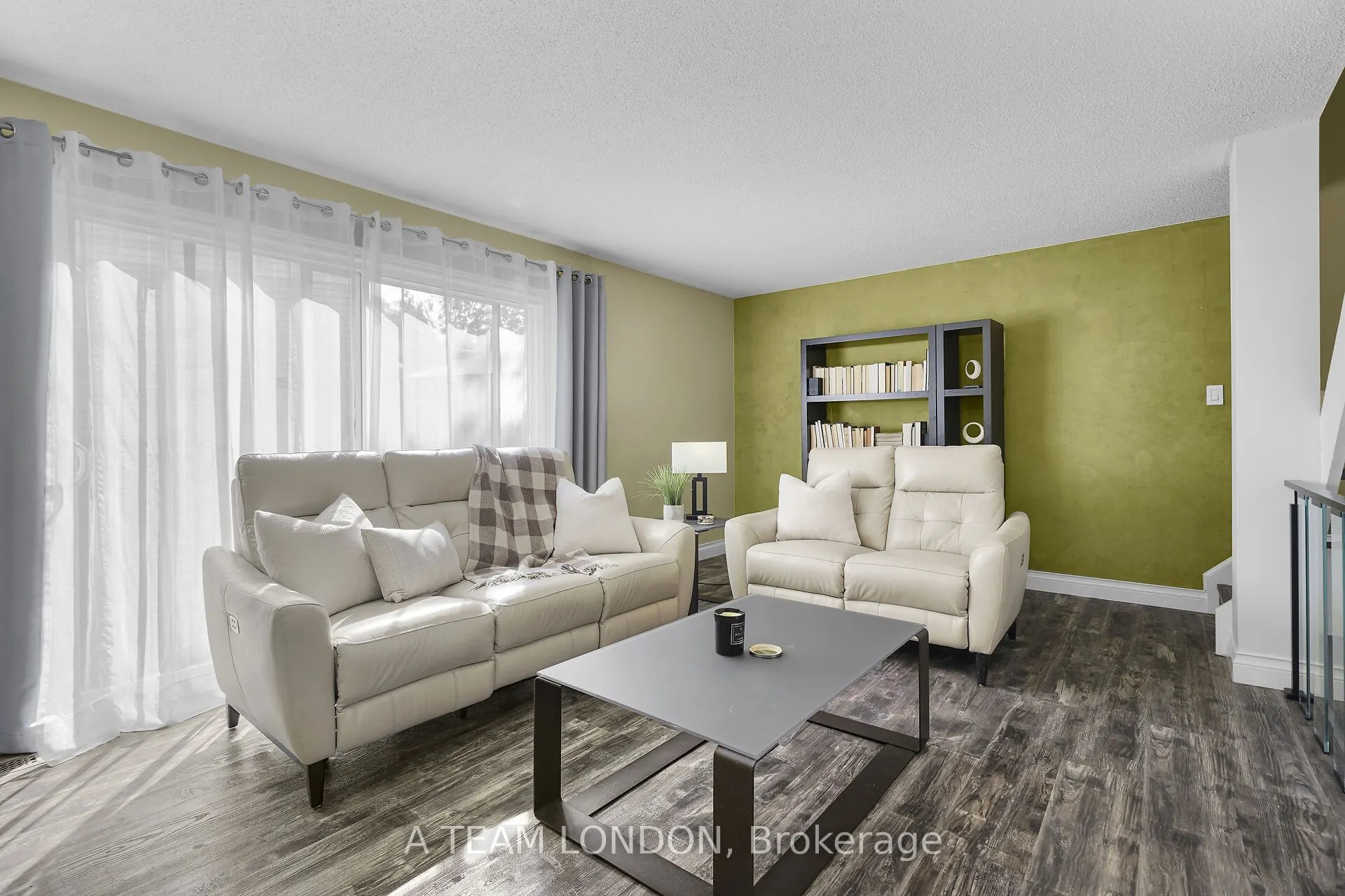 120 Centre Street, #82
