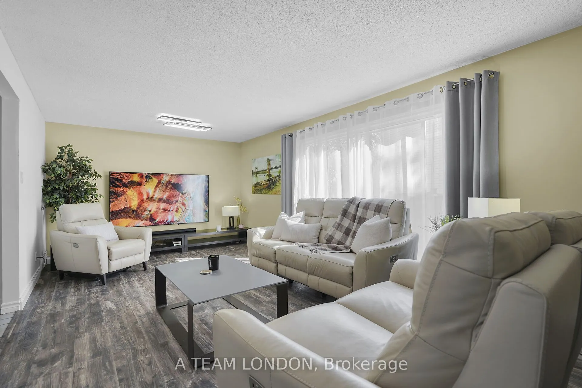 120 Centre Street, #82