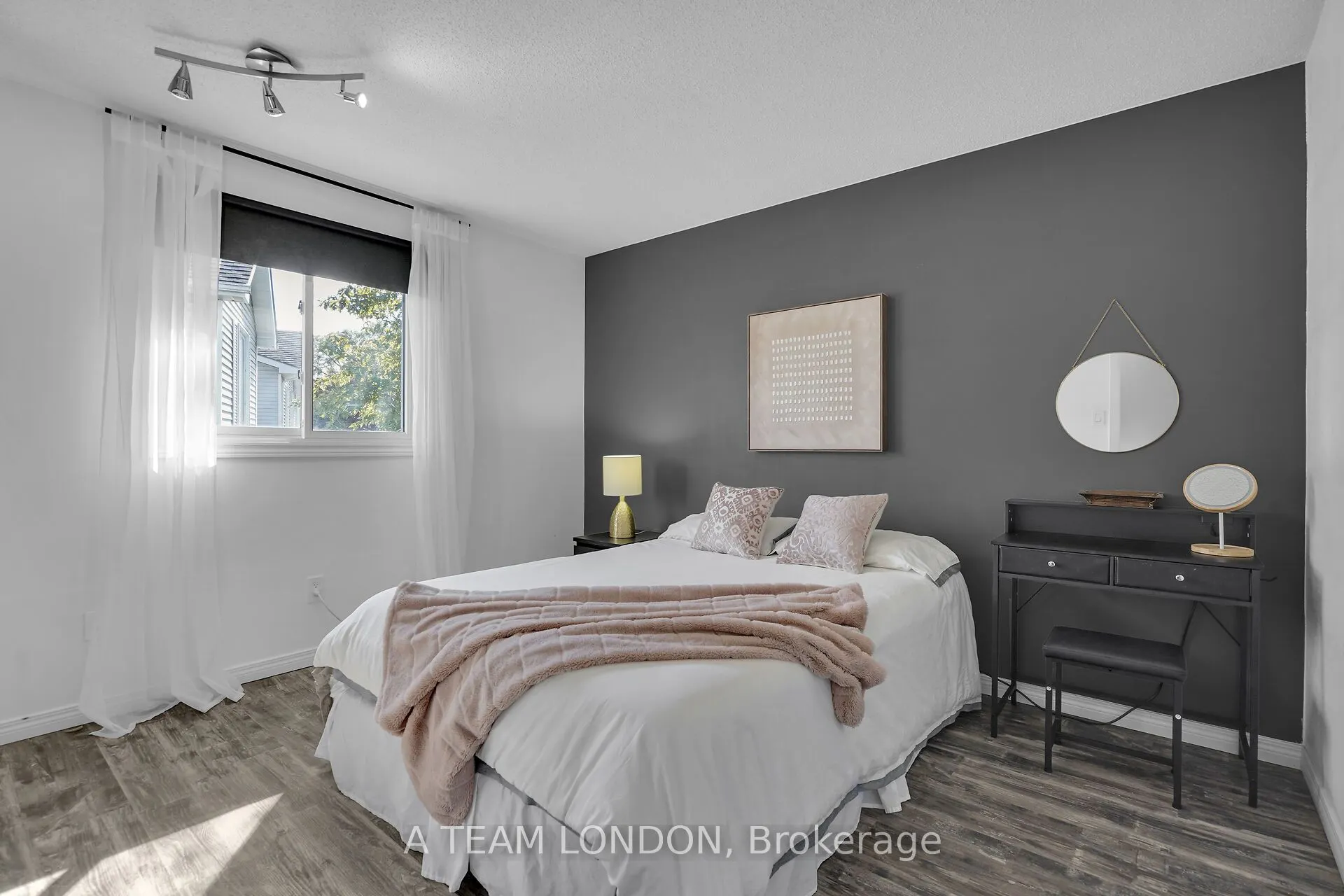 120 Centre Street, #82