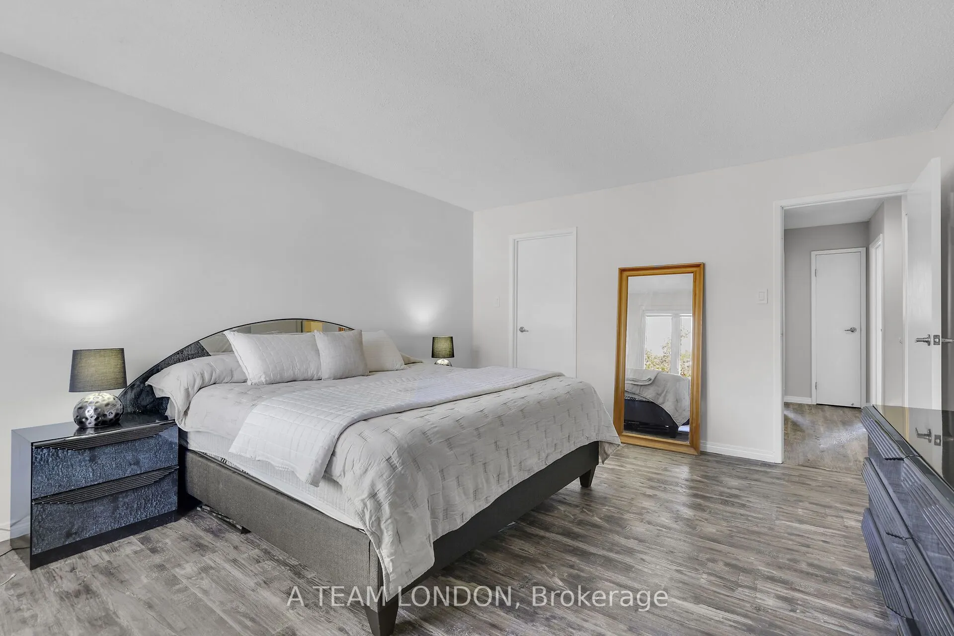120 Centre Street, #82
