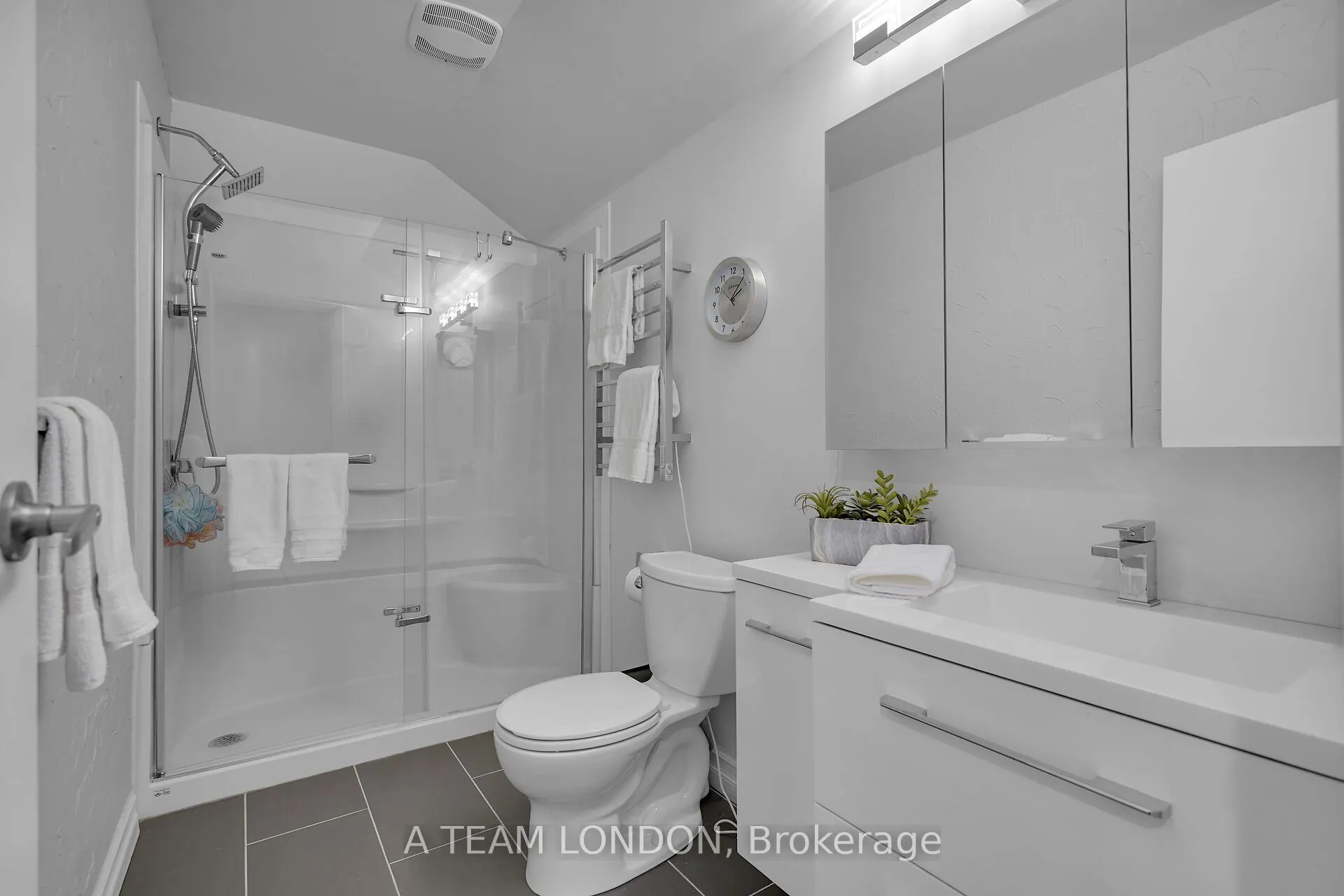 120 Centre Street, #82