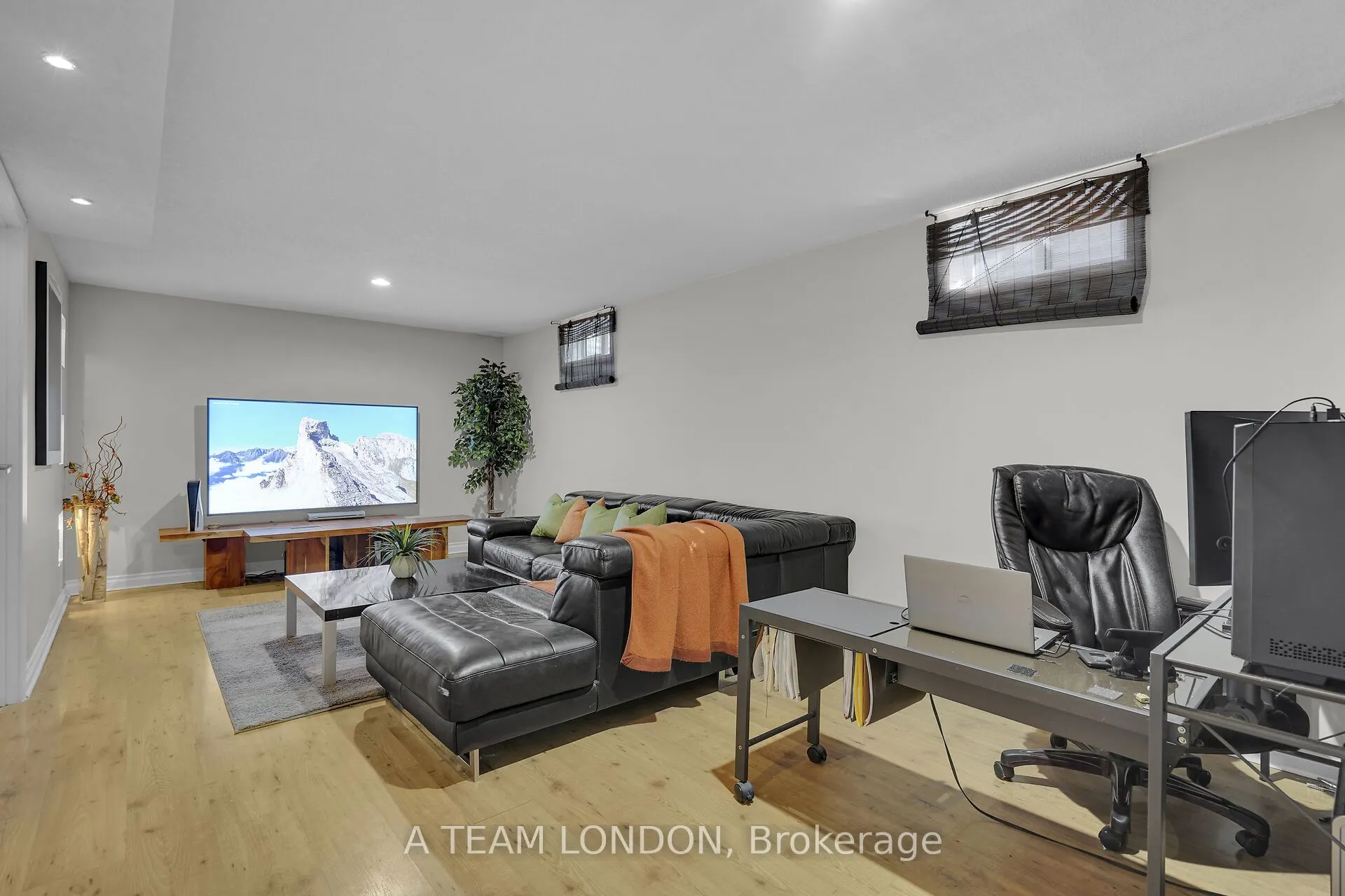 120 Centre Street, #82