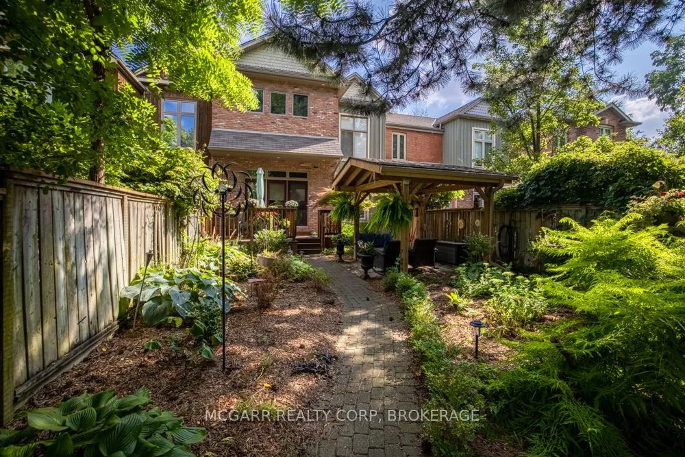 64 Yates Street