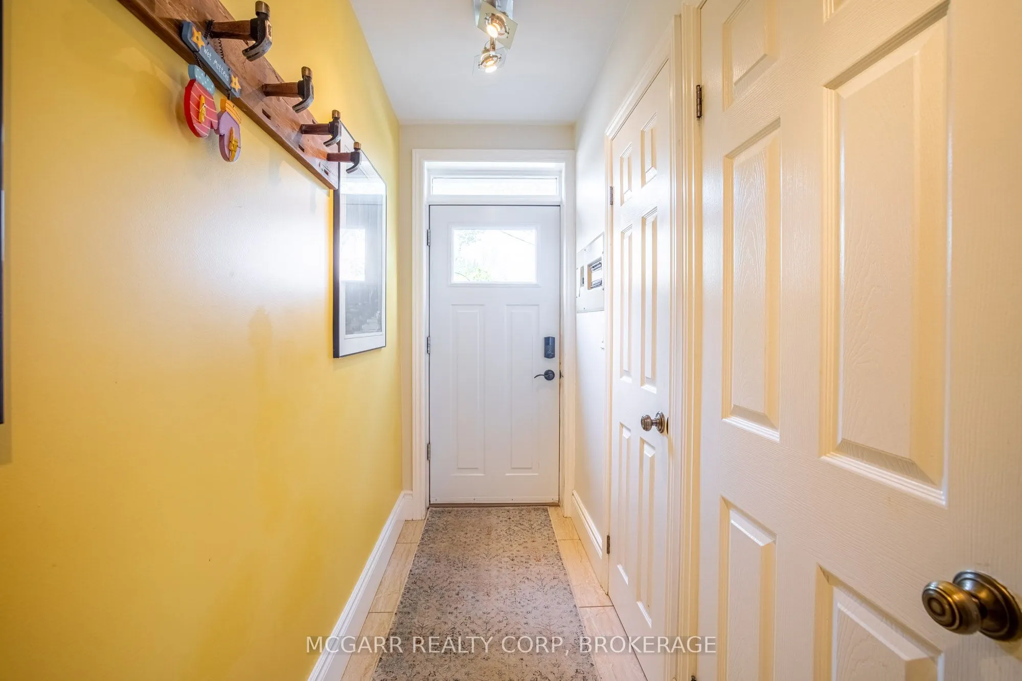 64 Yates Street