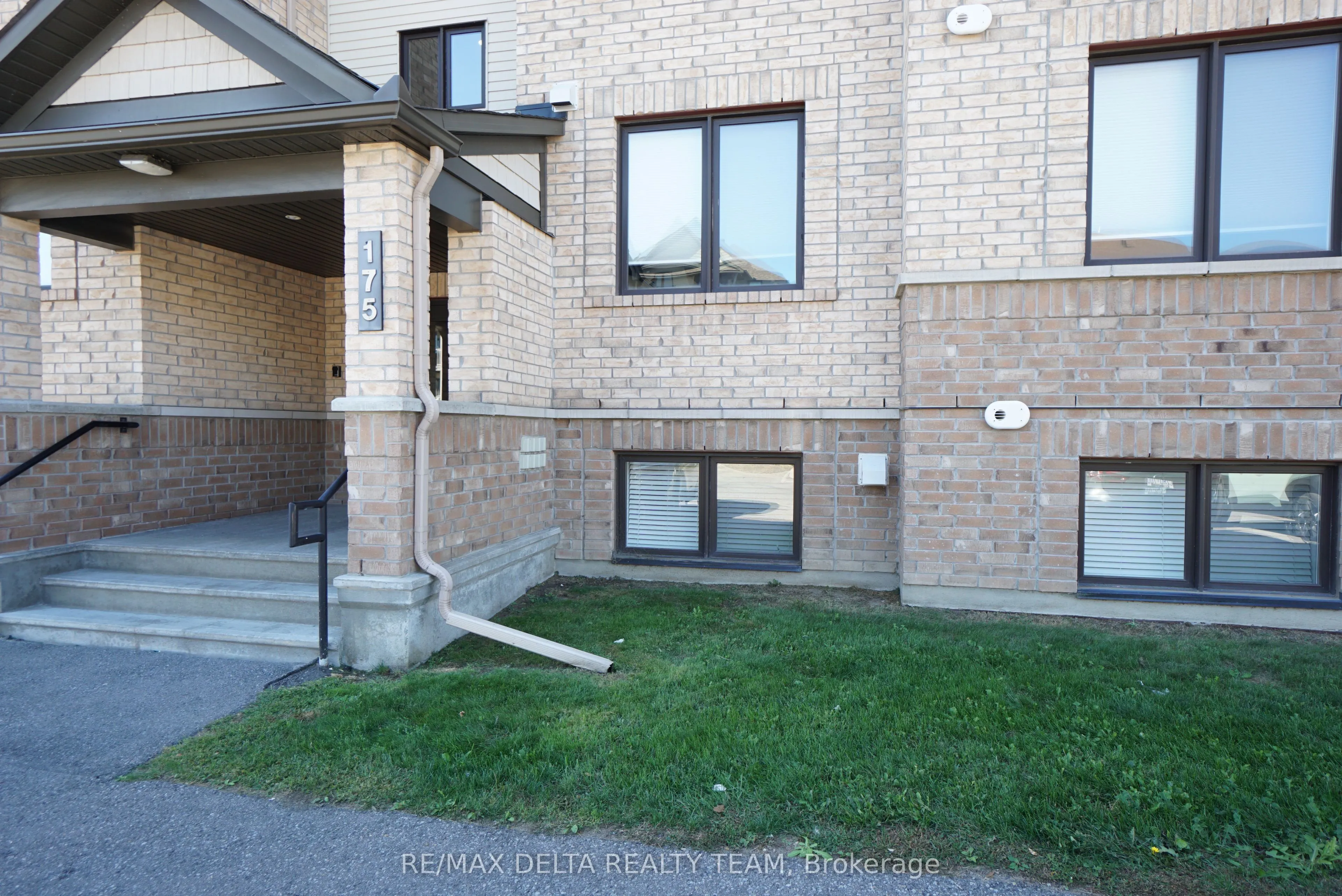 175 Bluestone Private, #1
