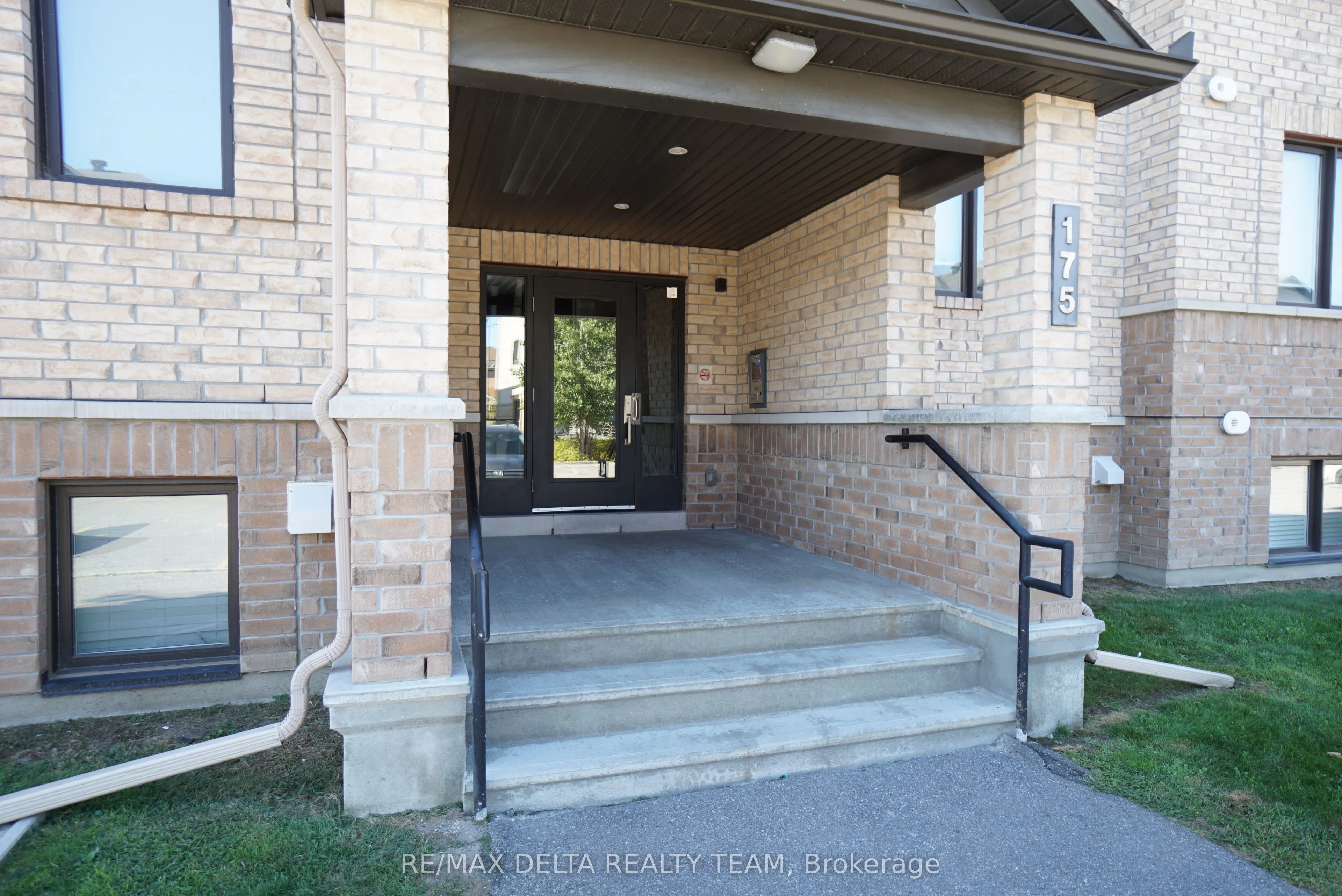 175 Bluestone Private, #1
