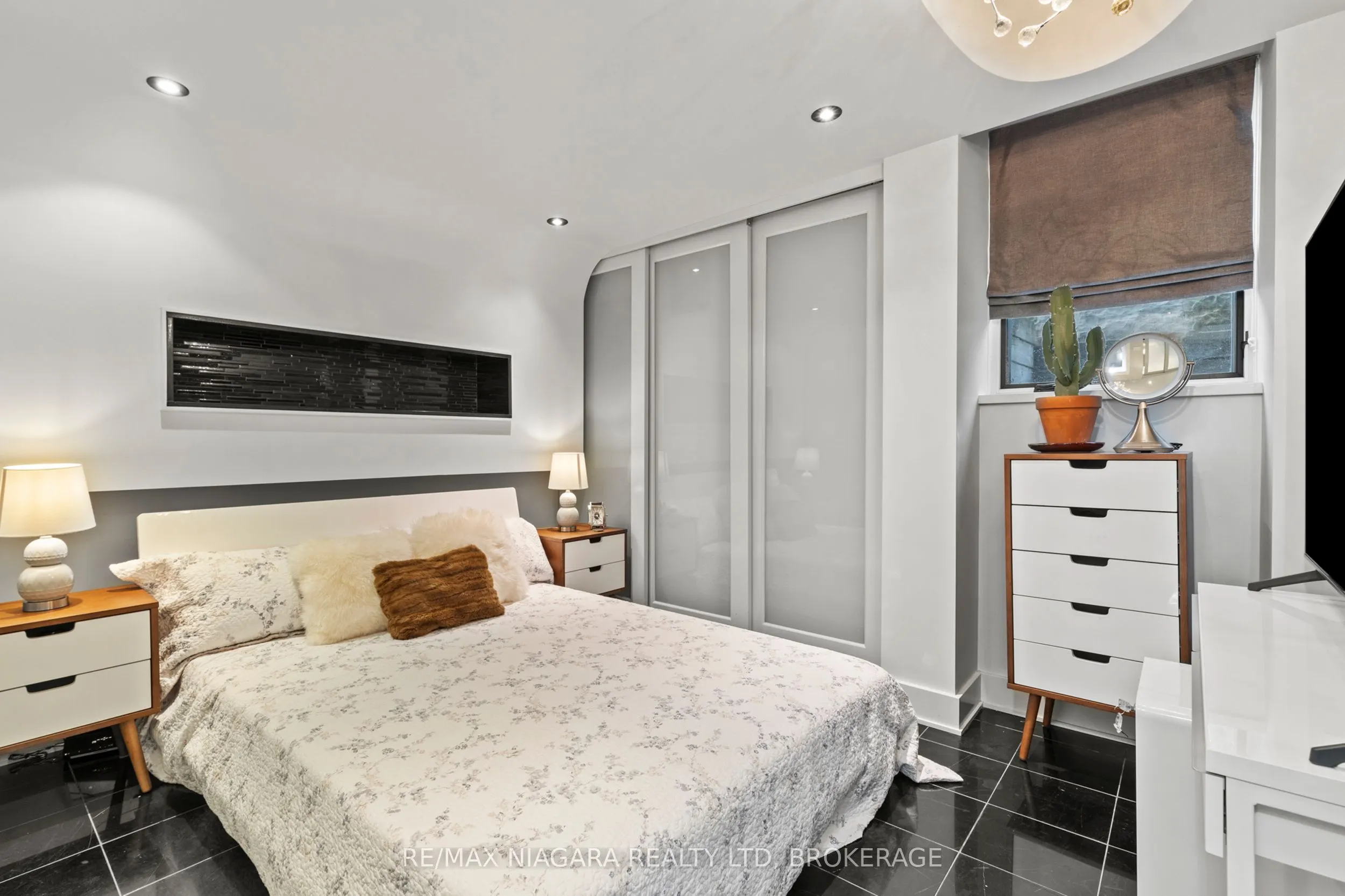 358C MARTINDALE Road