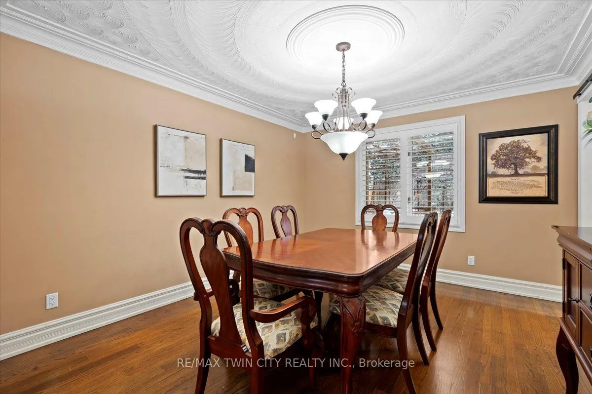 7 Chandos Drive