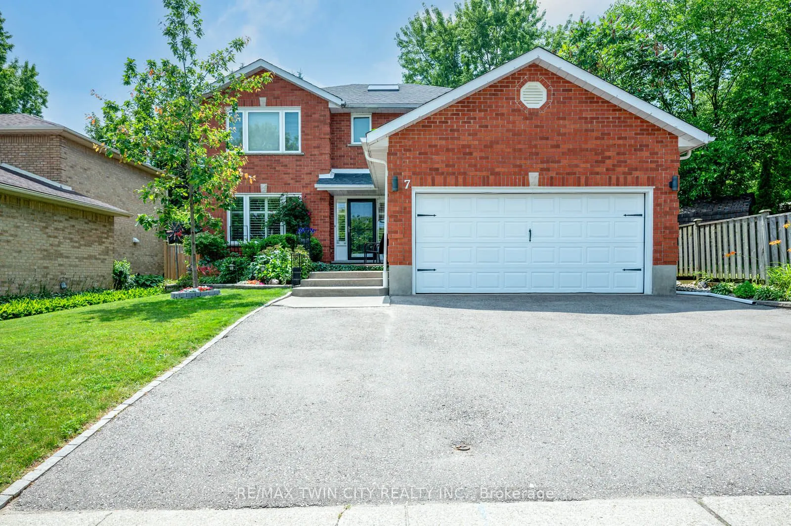 7 Chandos Drive