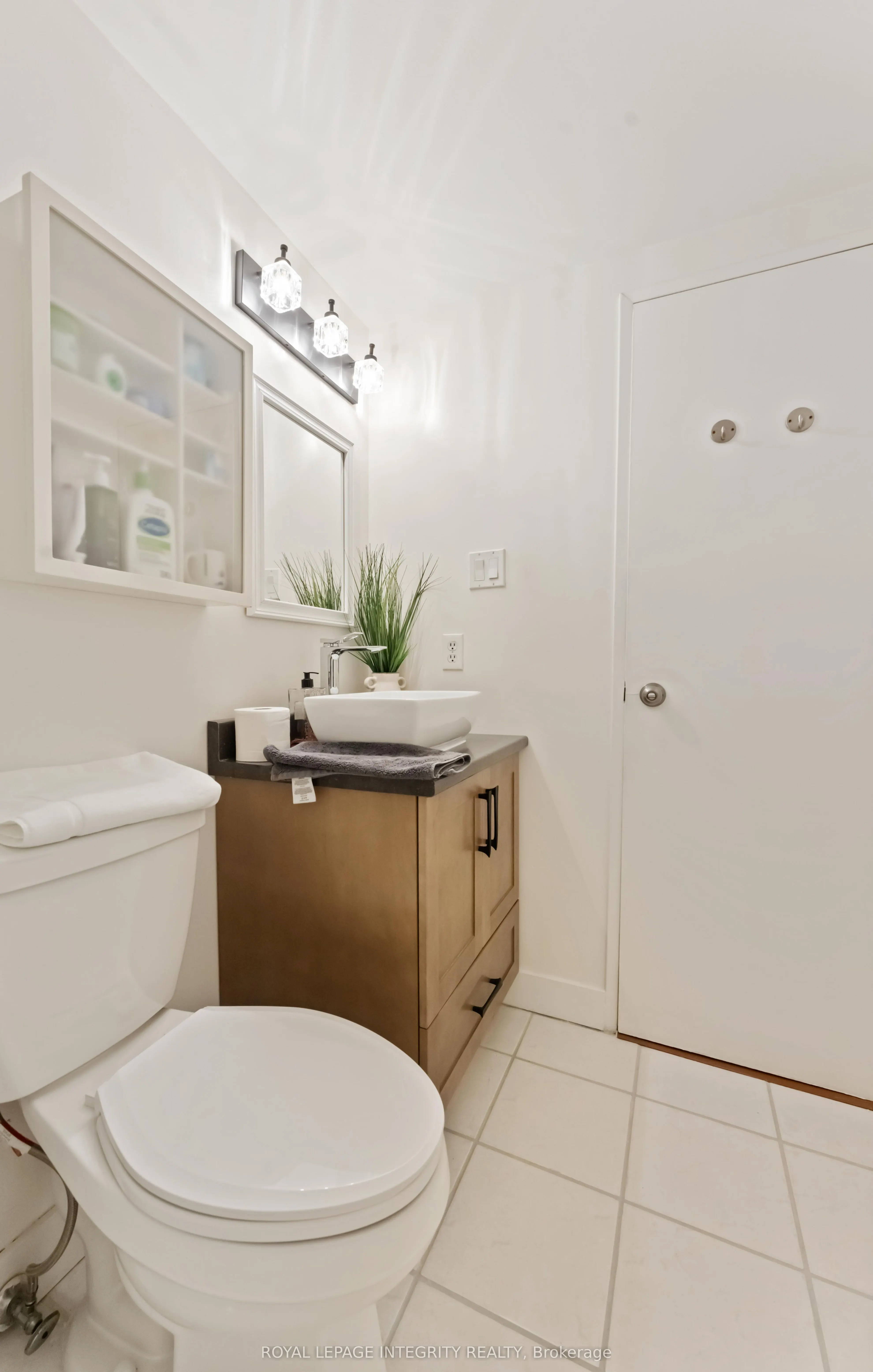2000 Jasmine Crescent, #408
