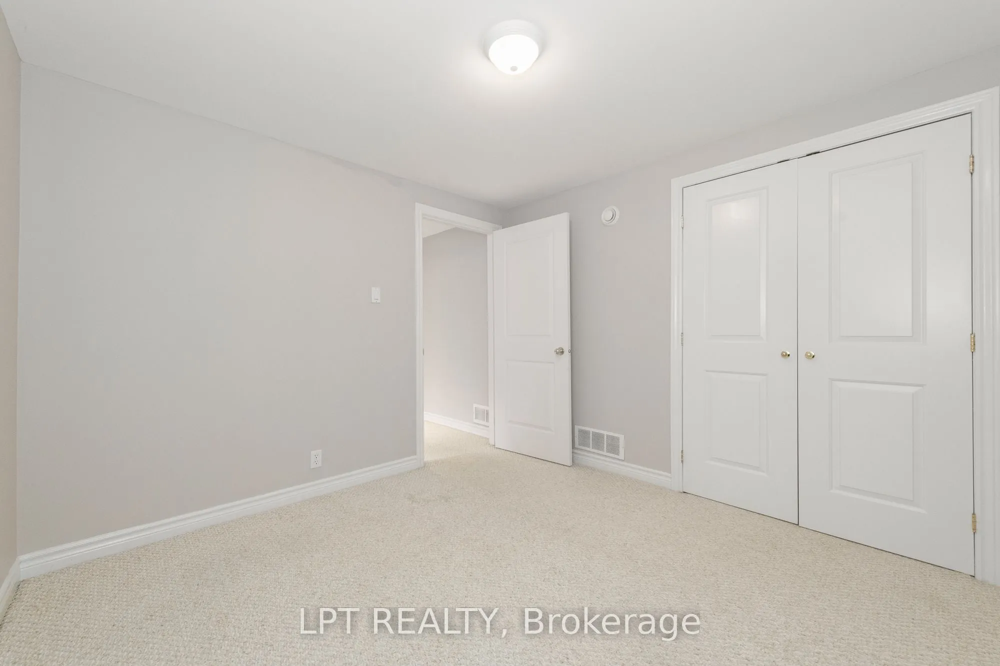 805 Schooner Crescent