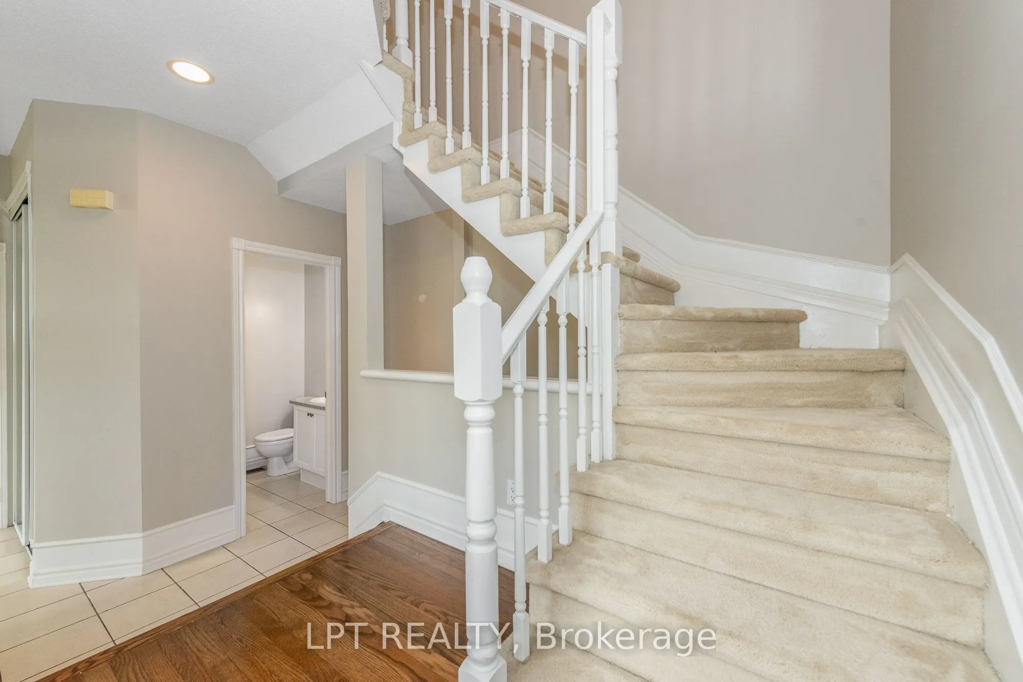 805 Schooner Crescent