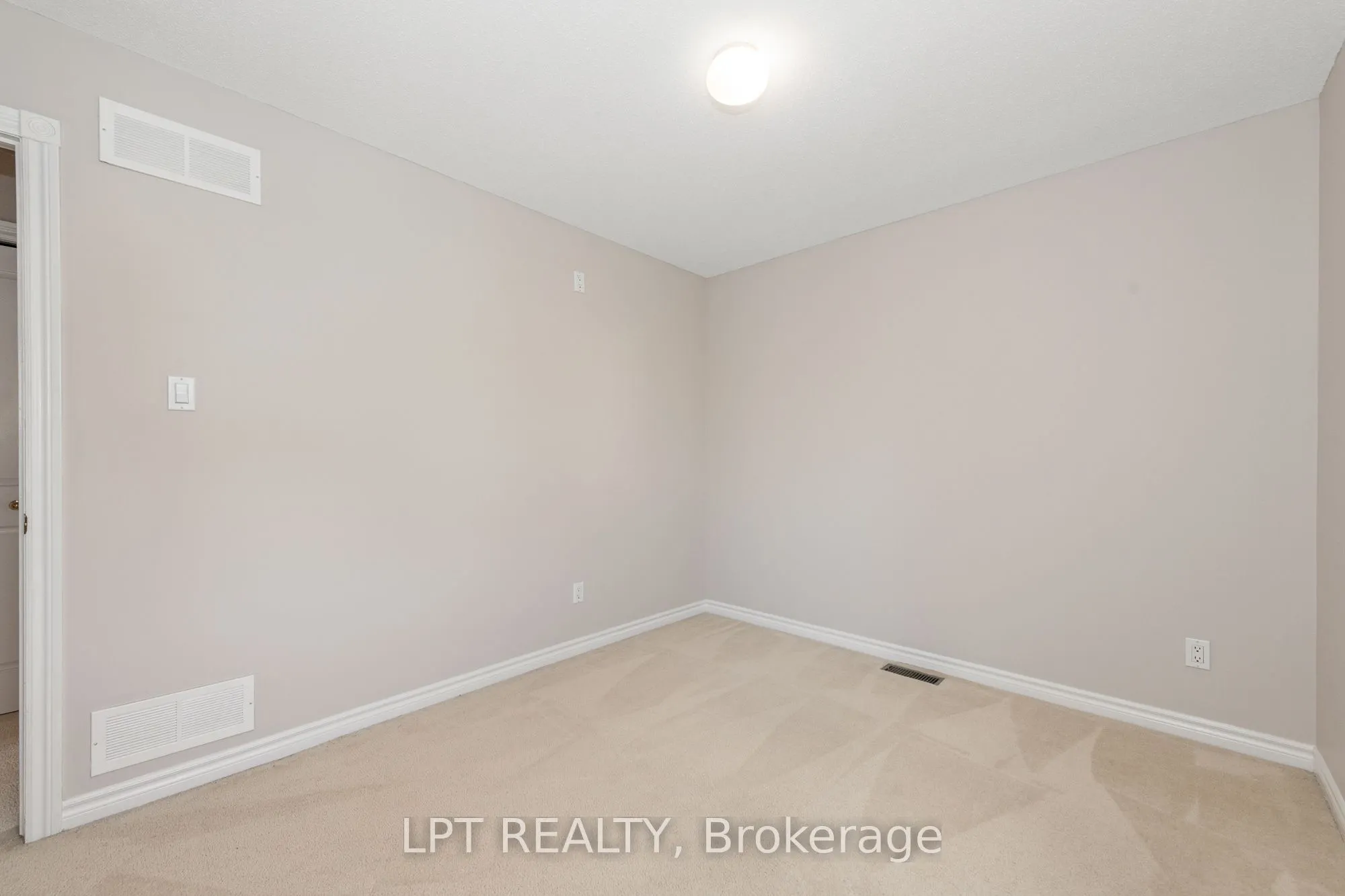 805 Schooner Crescent