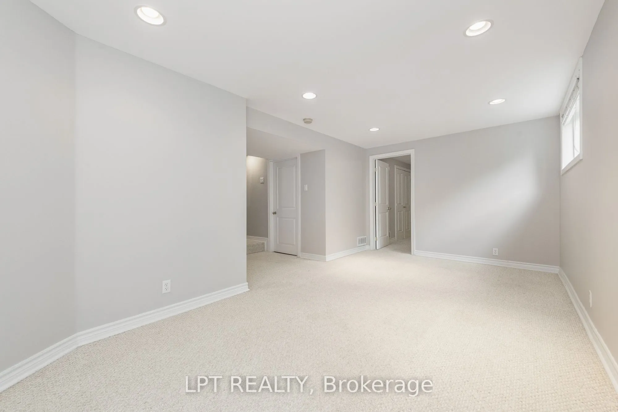 805 Schooner Crescent