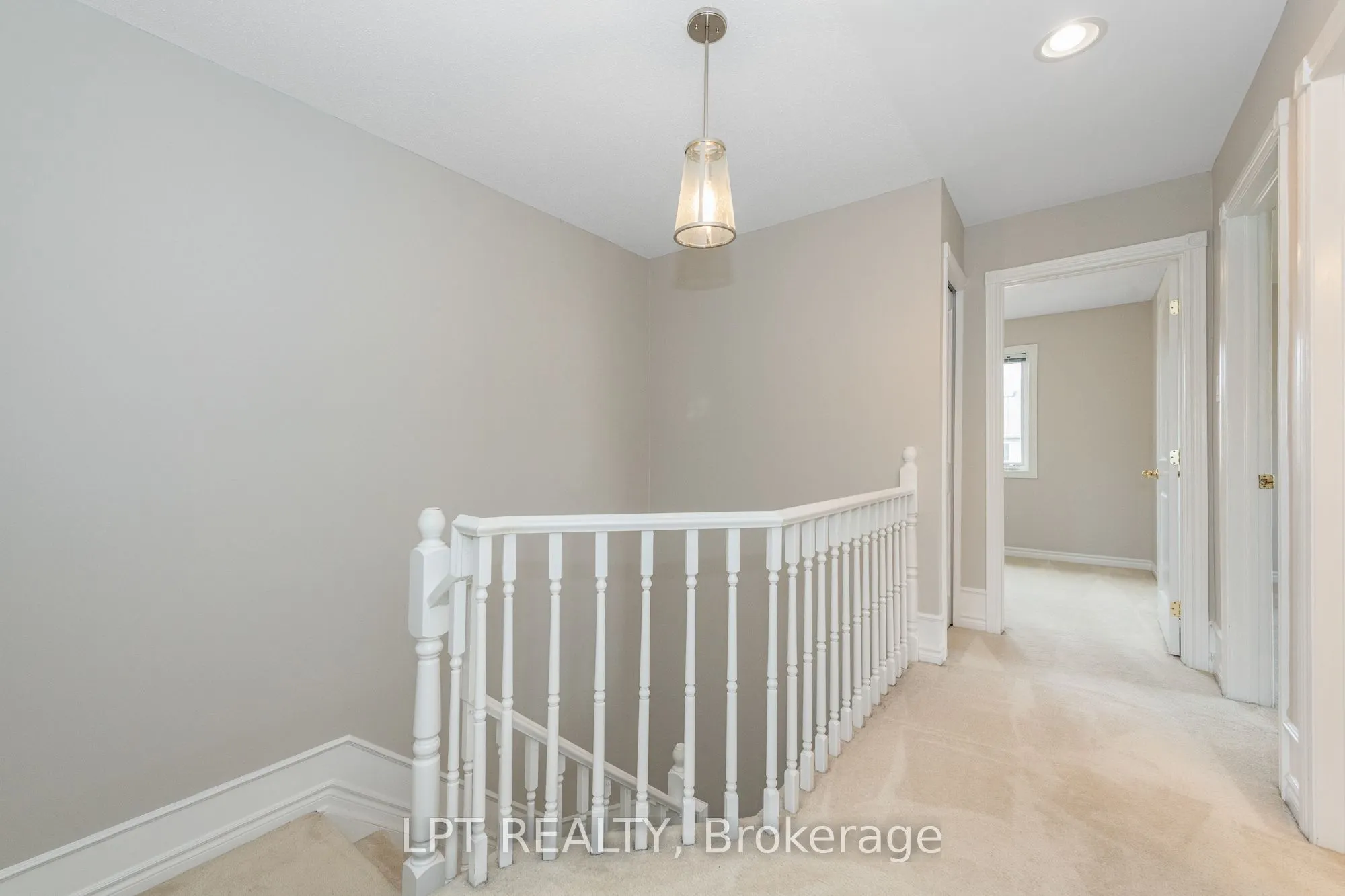 805 Schooner Crescent