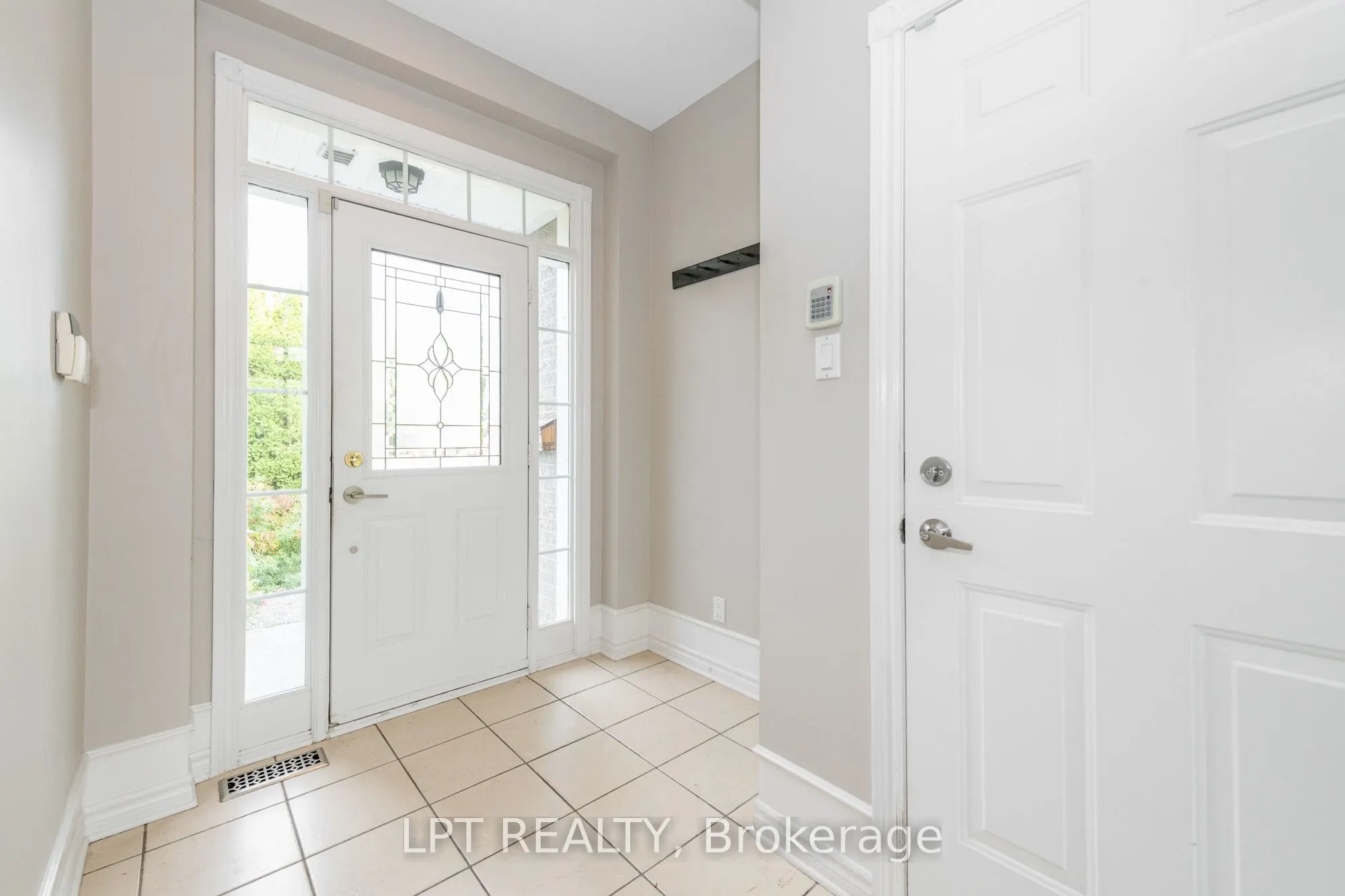 805 Schooner Crescent