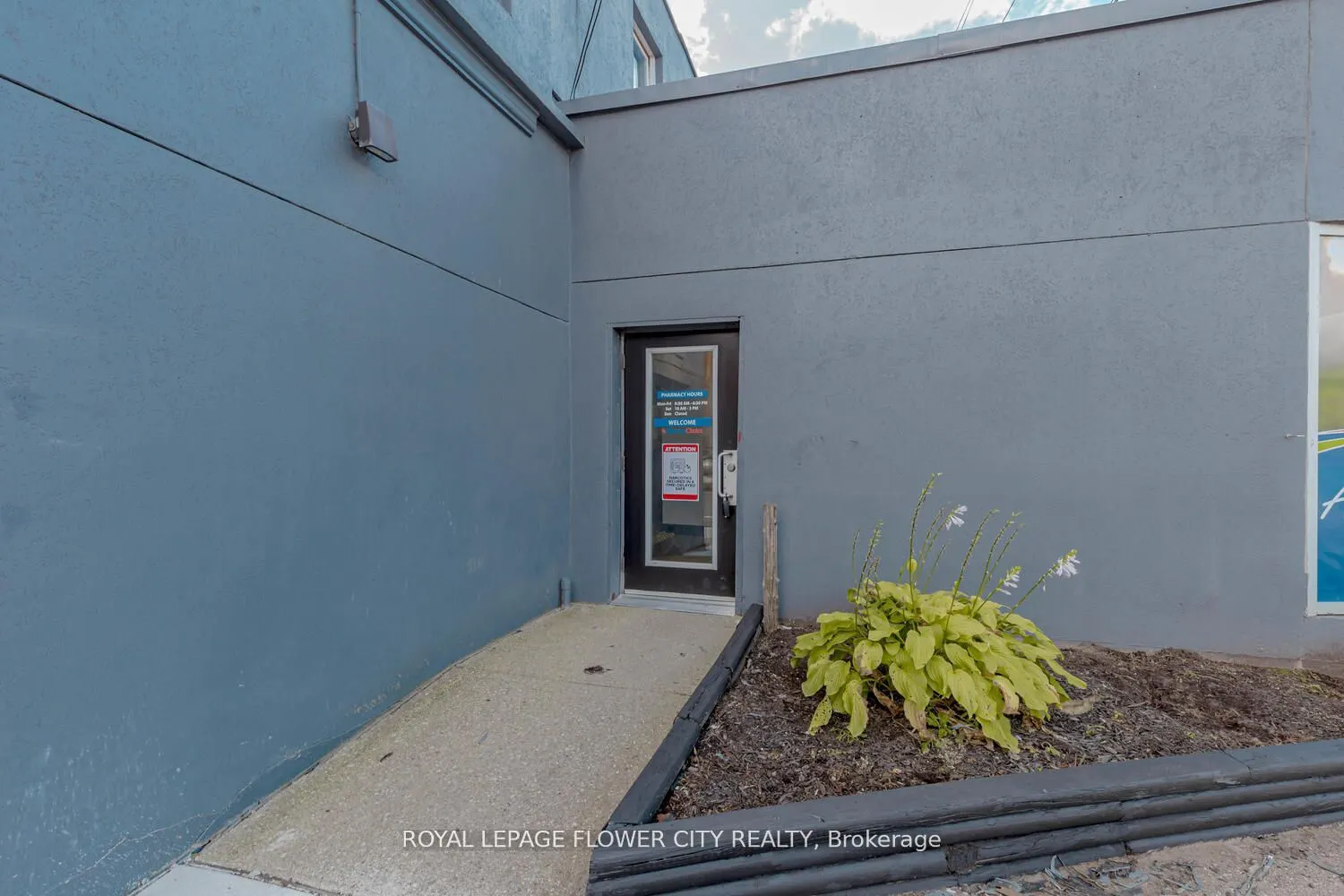 100 Trafalgar Road