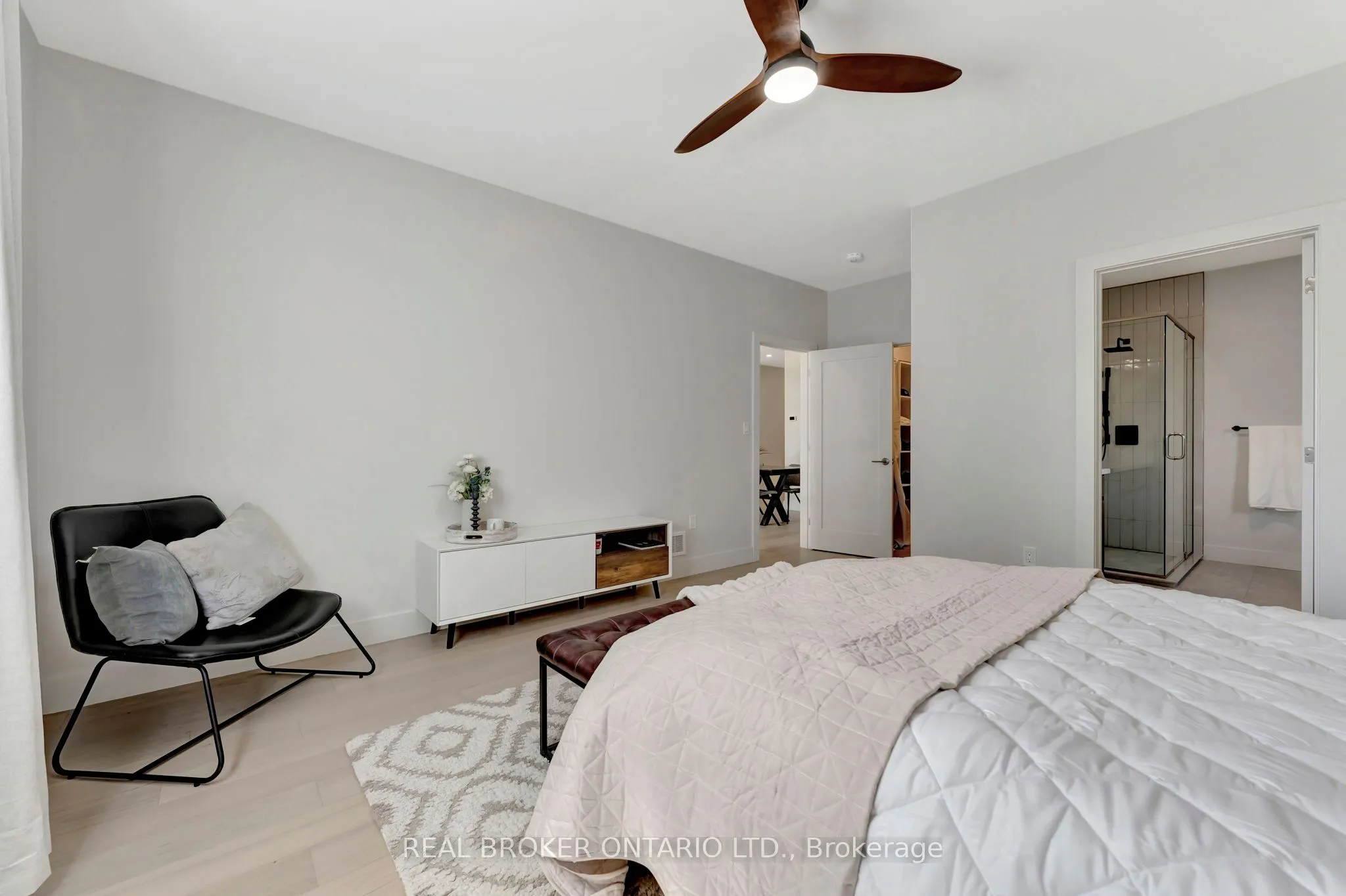 128 Lisgar Avenue