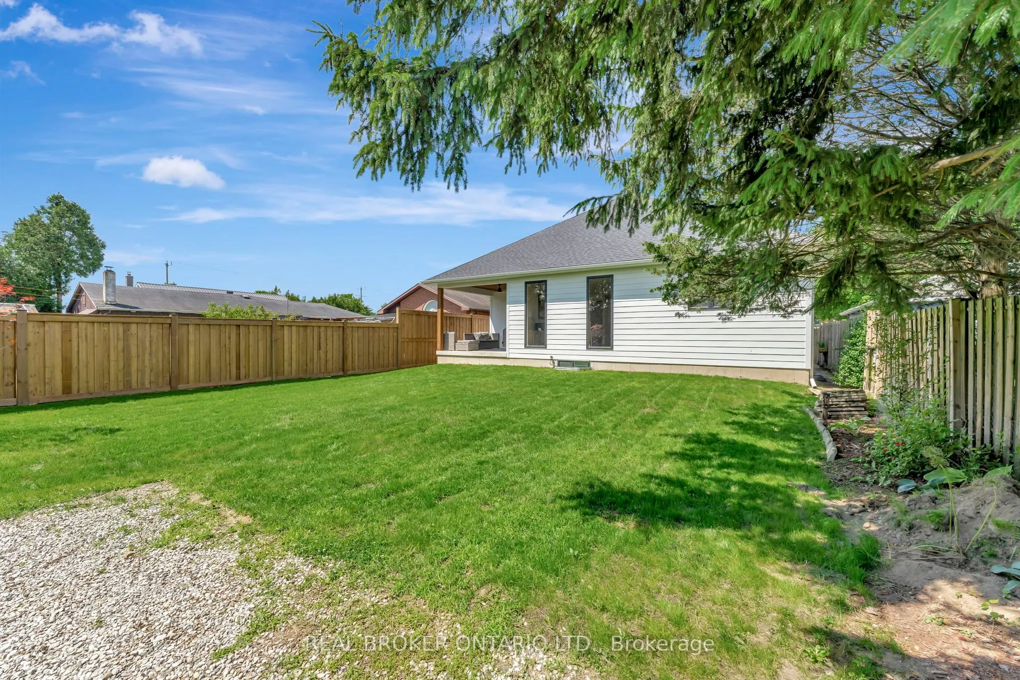 128 Lisgar Avenue
