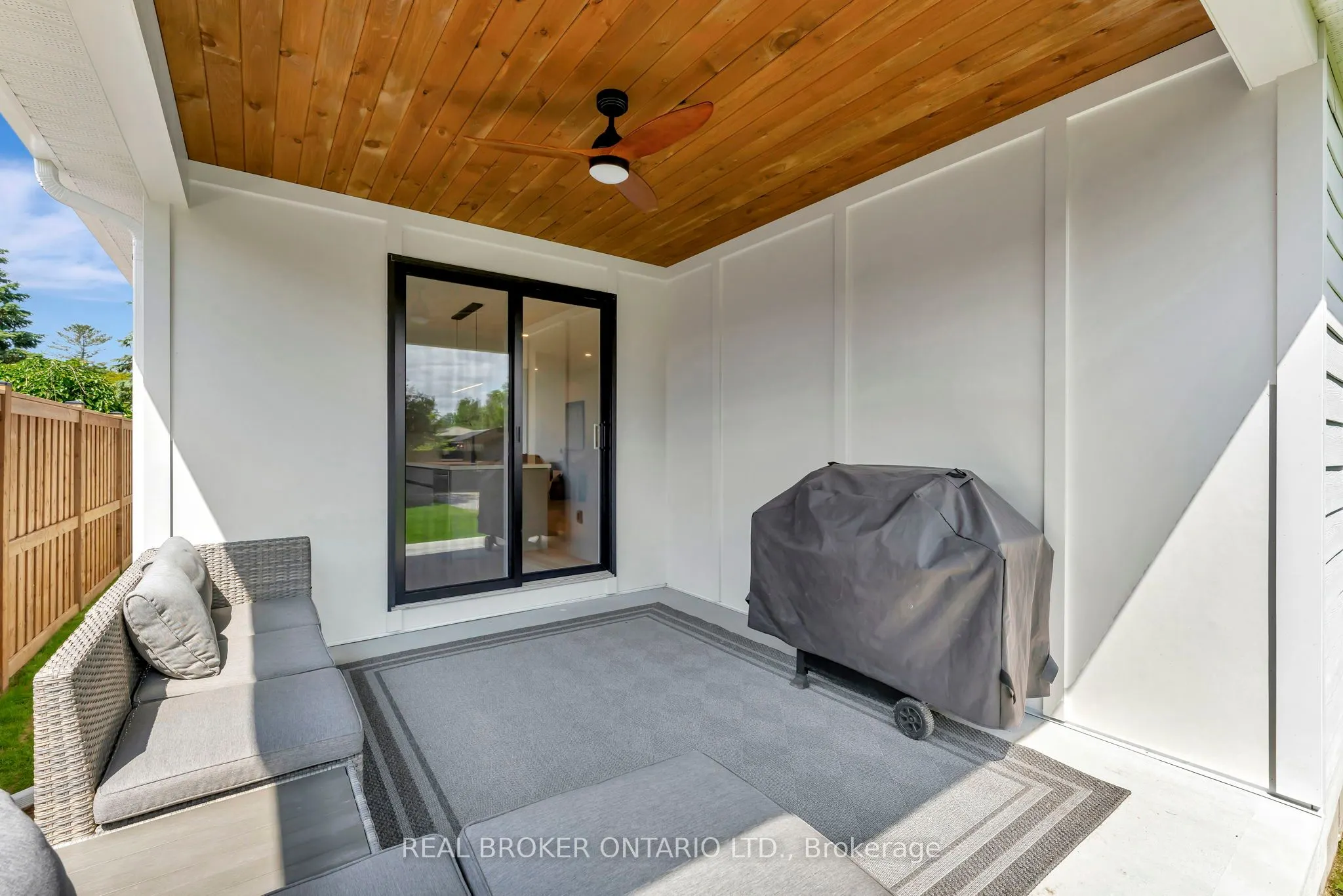 128 Lisgar Avenue